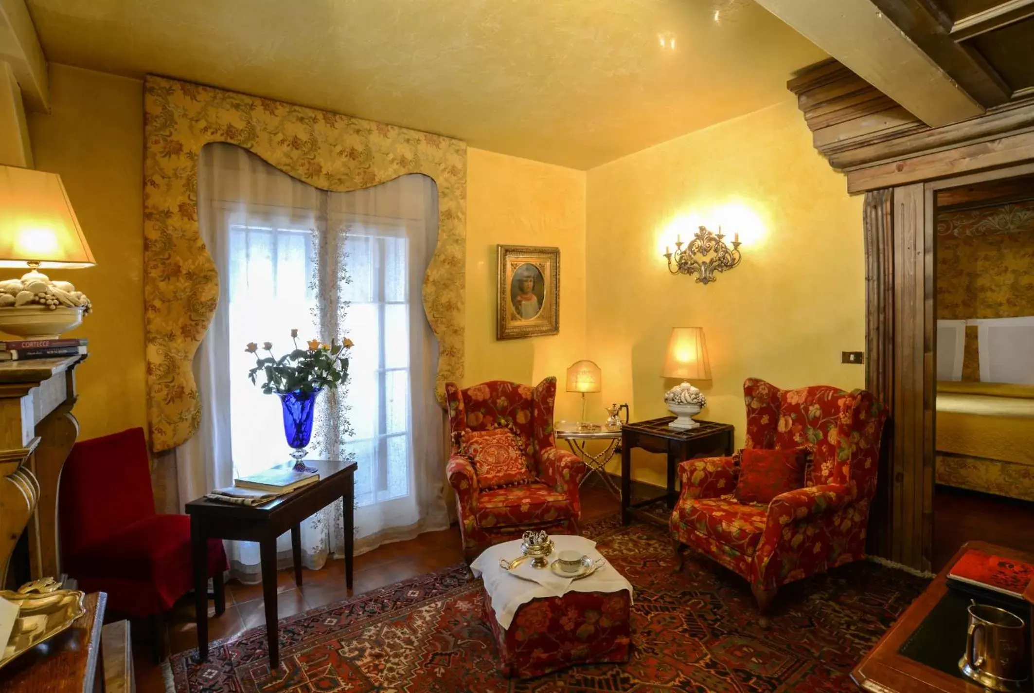 Bed, Seating Area in Hotel Gabbia D'Oro