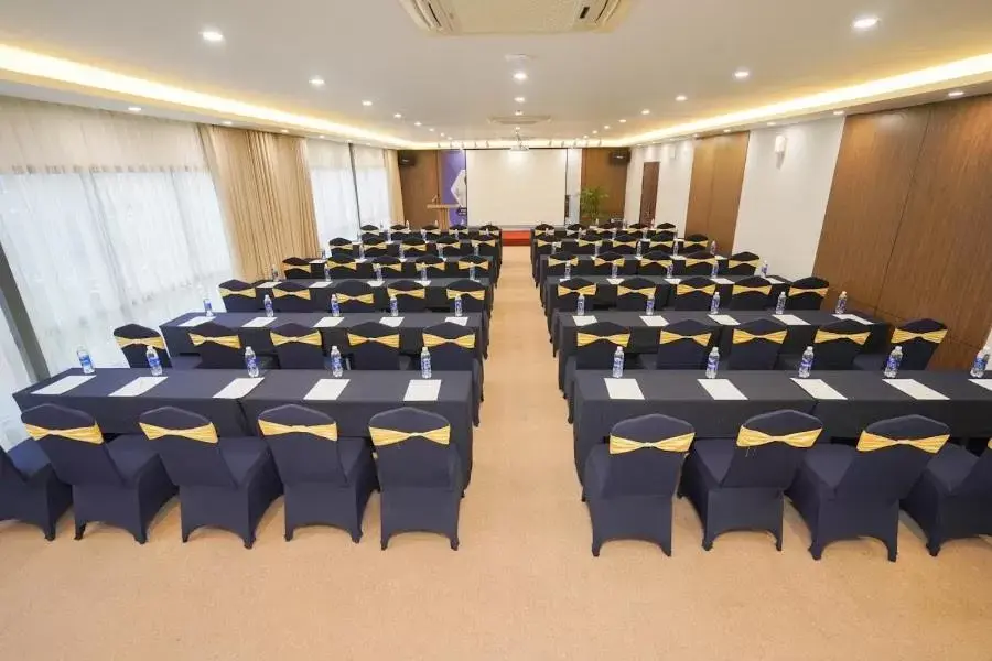 Business facilities in Reyna Hotel Hanoi & Spa