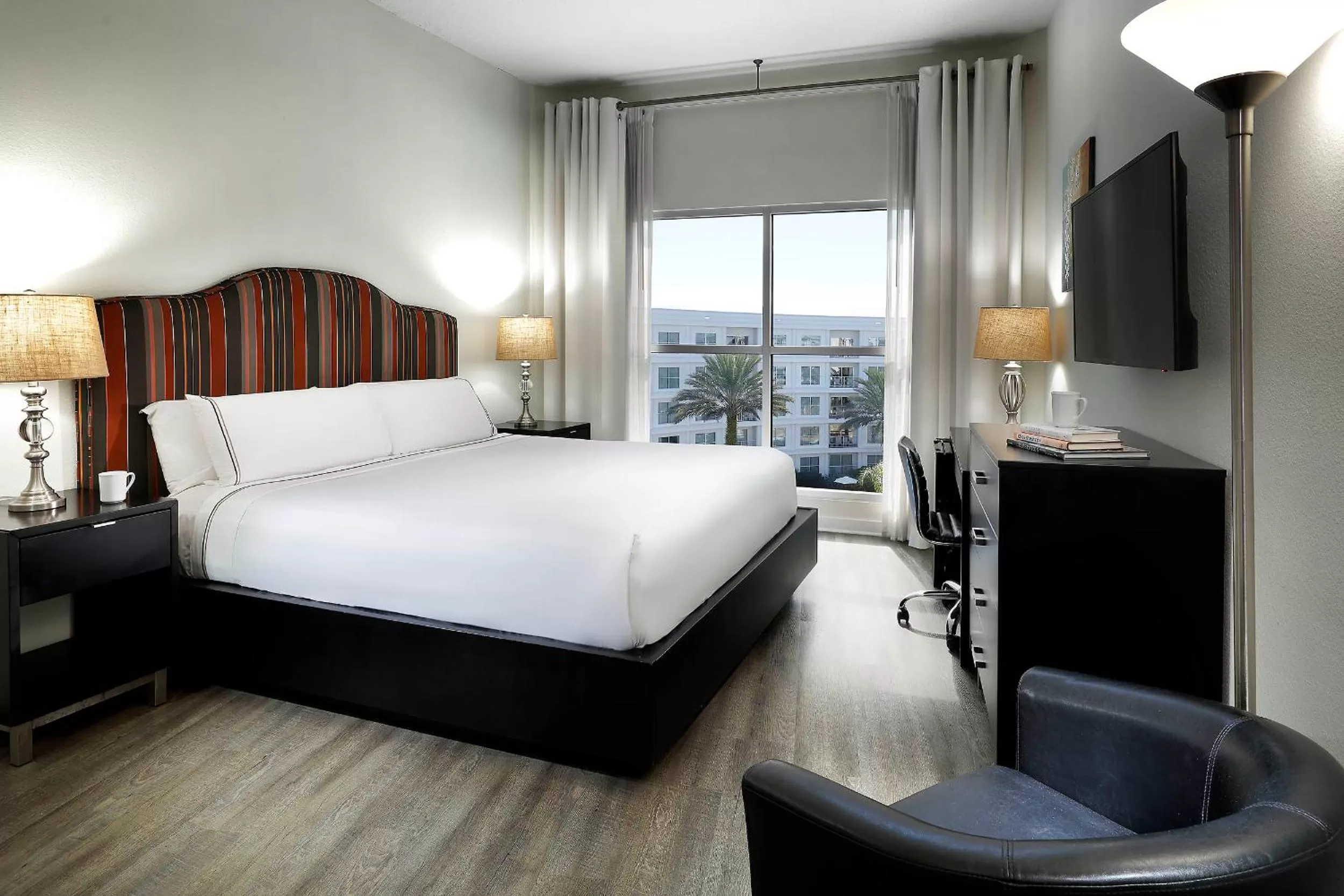 Photo of the whole room, Bed in Meliá Orlando Celebration
