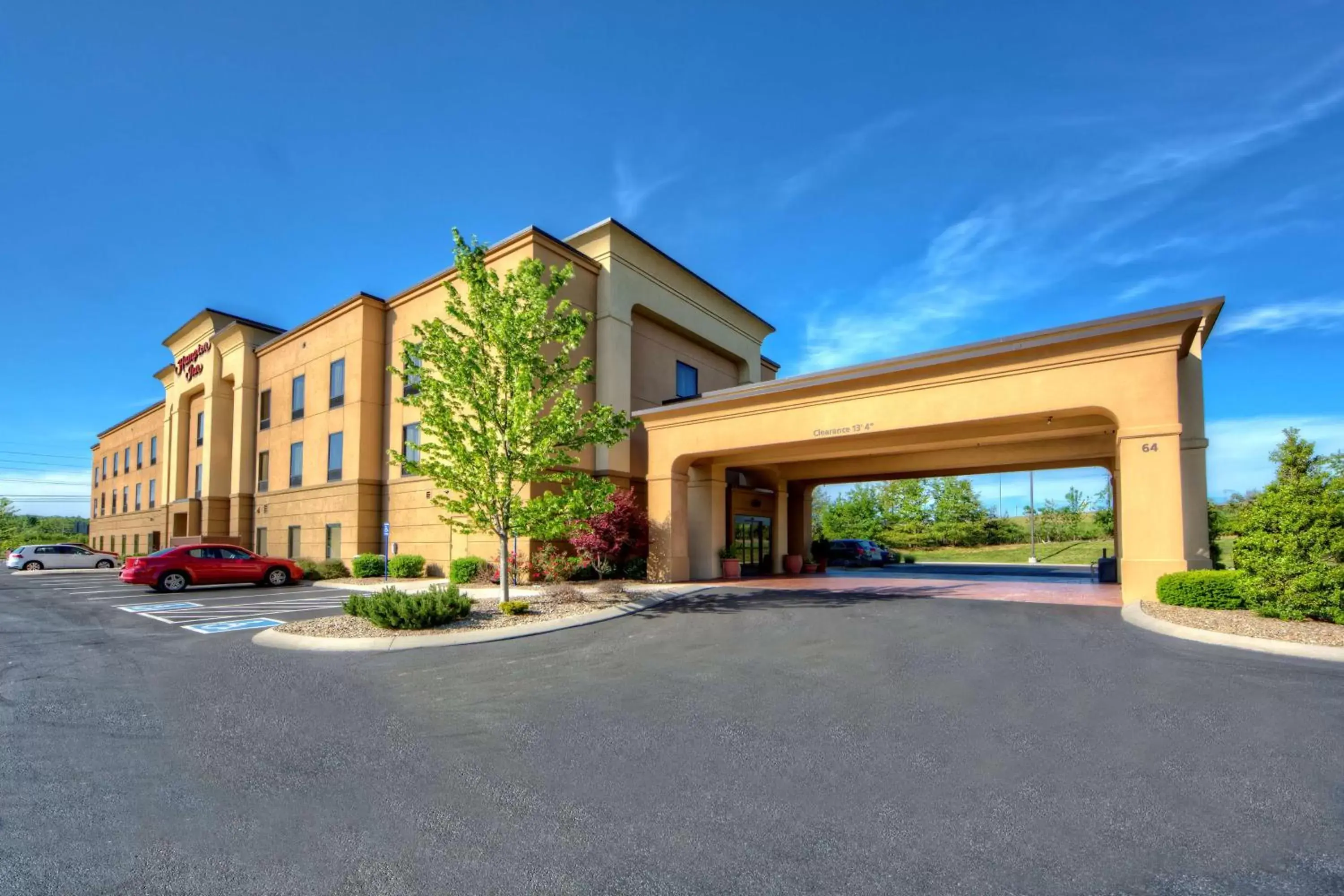 Property building in Hampton Inn Crossville Property building in Hampton Inn Crossville