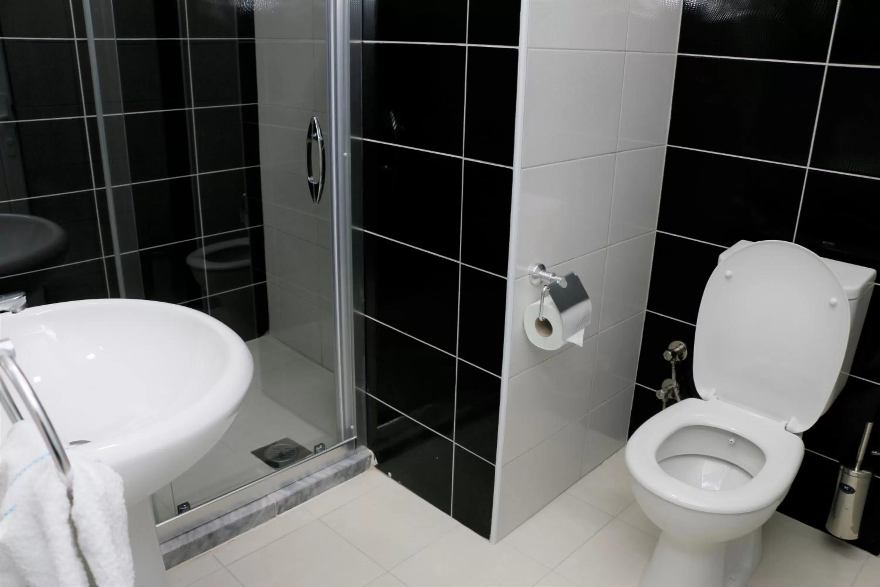 Shower in Hotel Old Konak