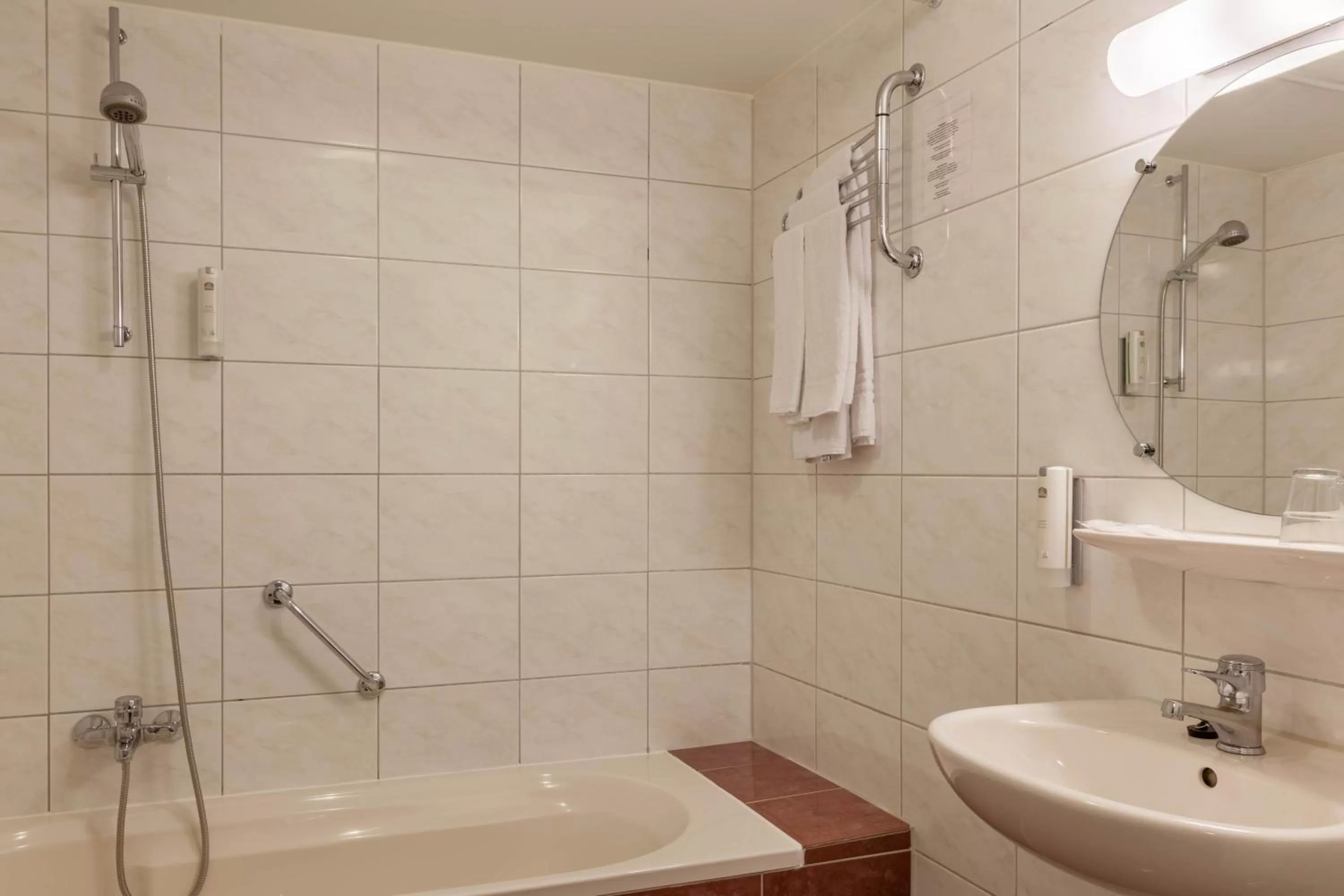 Shower in Amsterdam Hotel Uithoorn