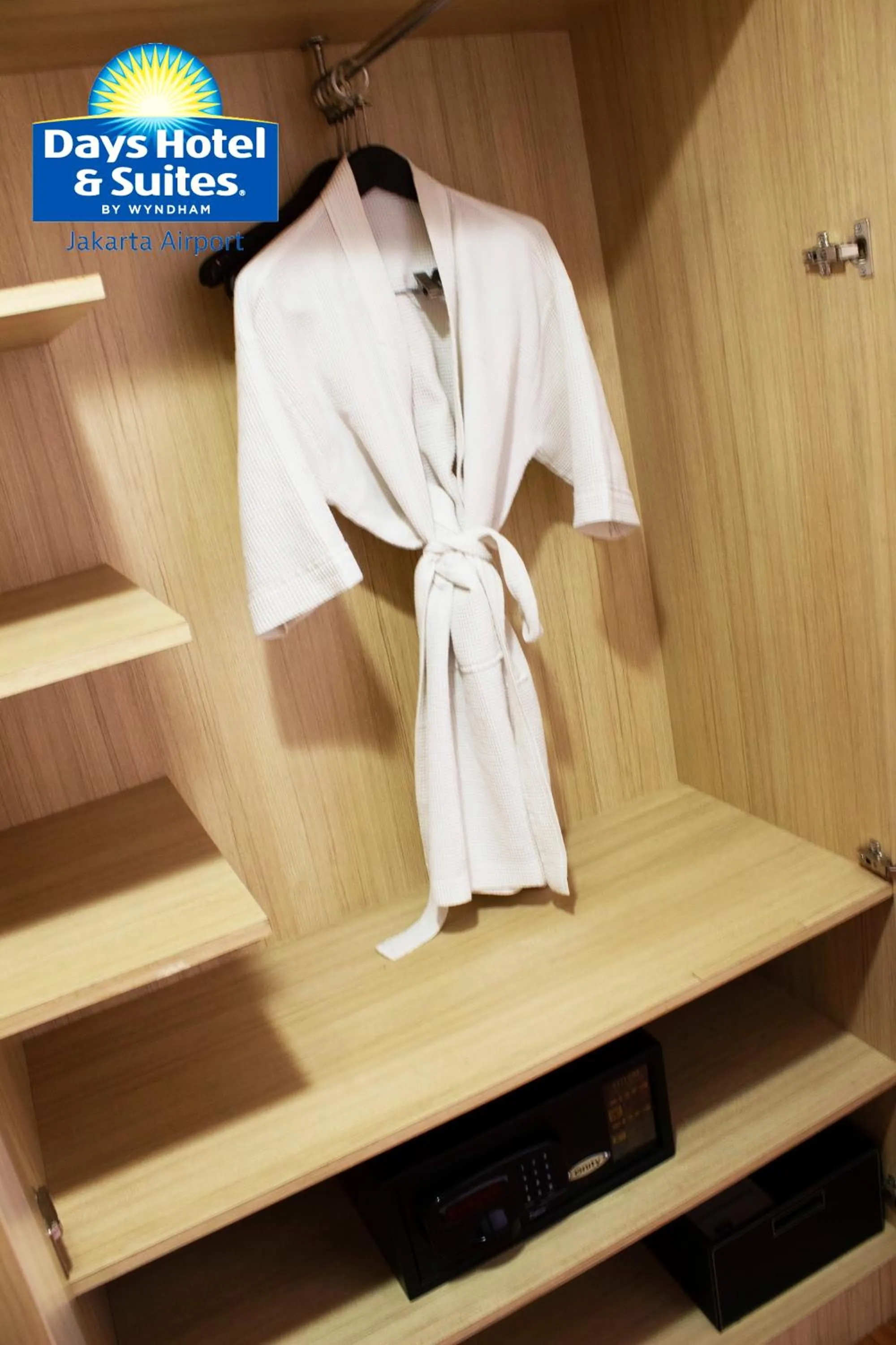 wardrobe in Days Hotel & Suites by Wyndham Jakarta Airport
