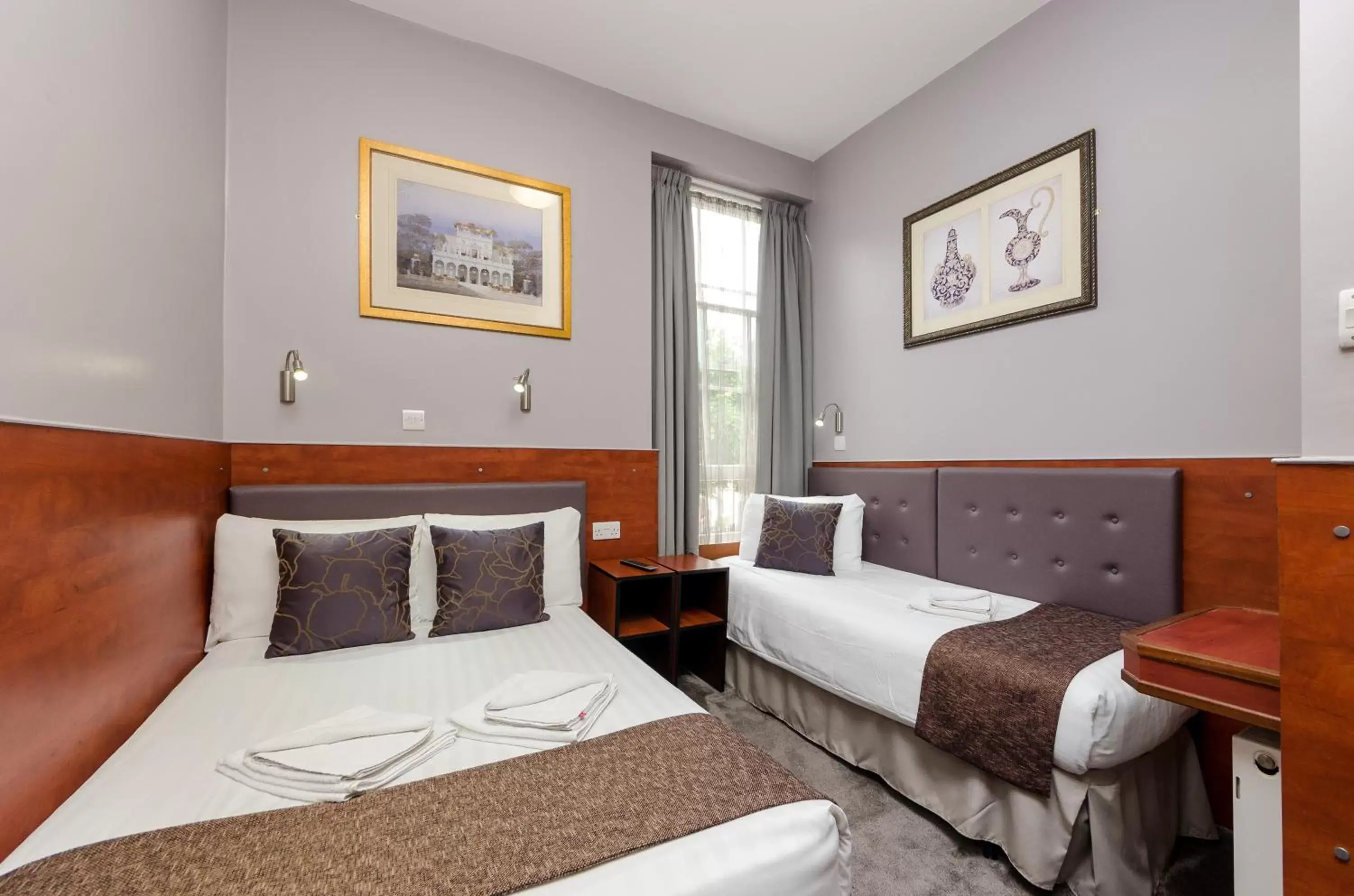 Bedroom, Bed in Wardonia Hotel