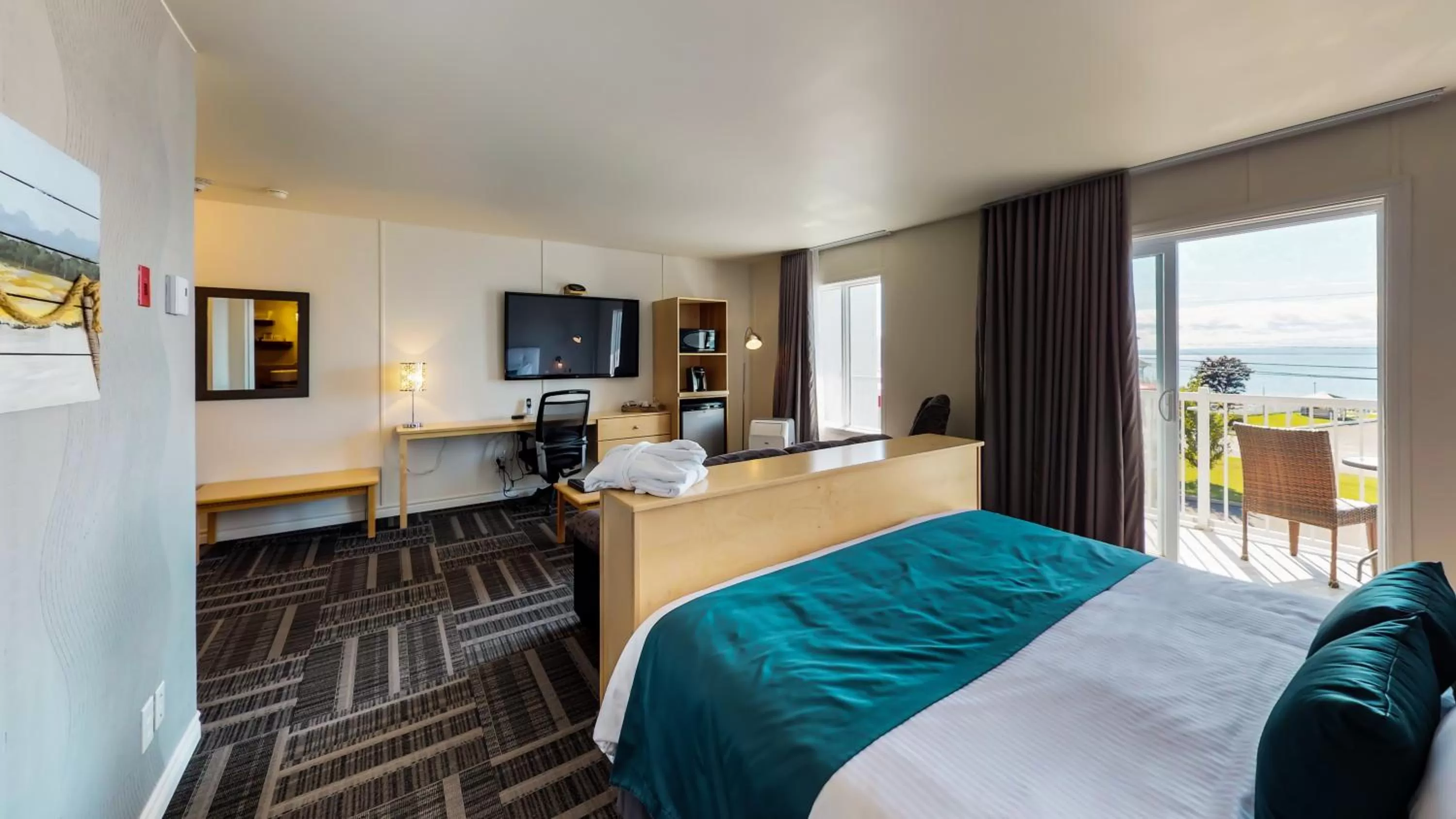 Patio in Hostellerie Baie Bleue