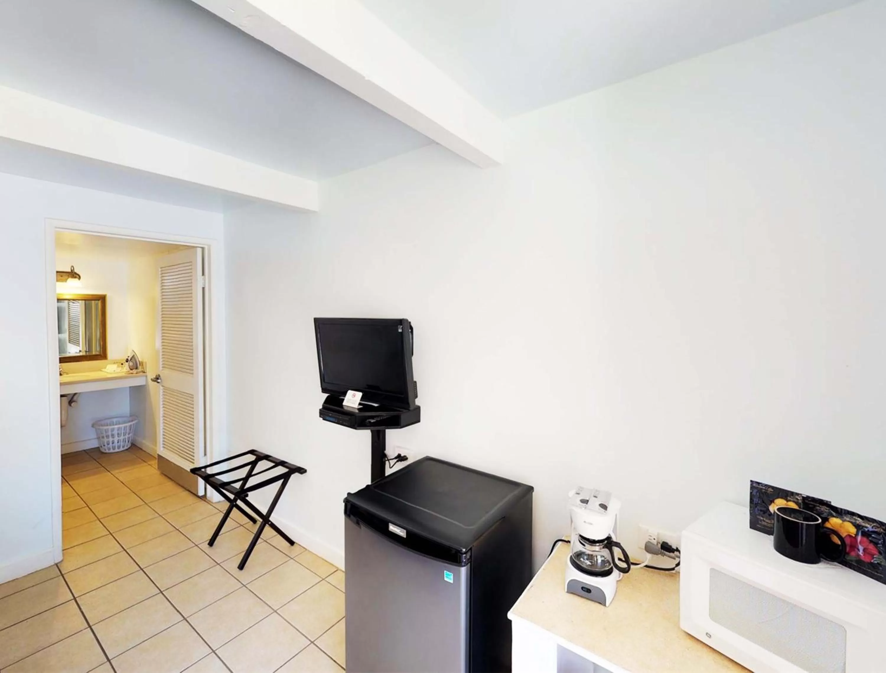 TV and multimedia in Hotel Moloka'i