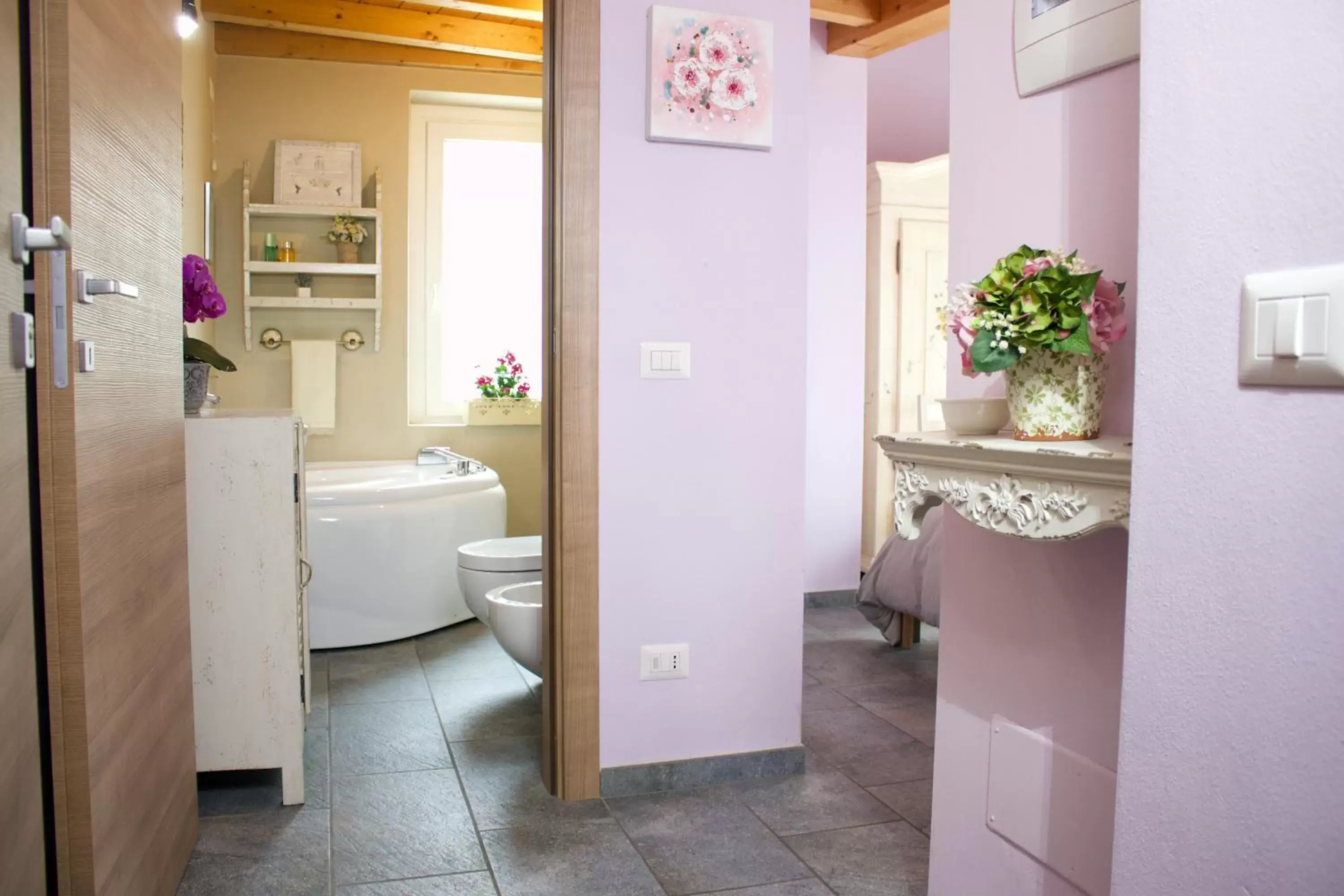 Photo of the whole room, Bathroom in La Casa Sul Sasso