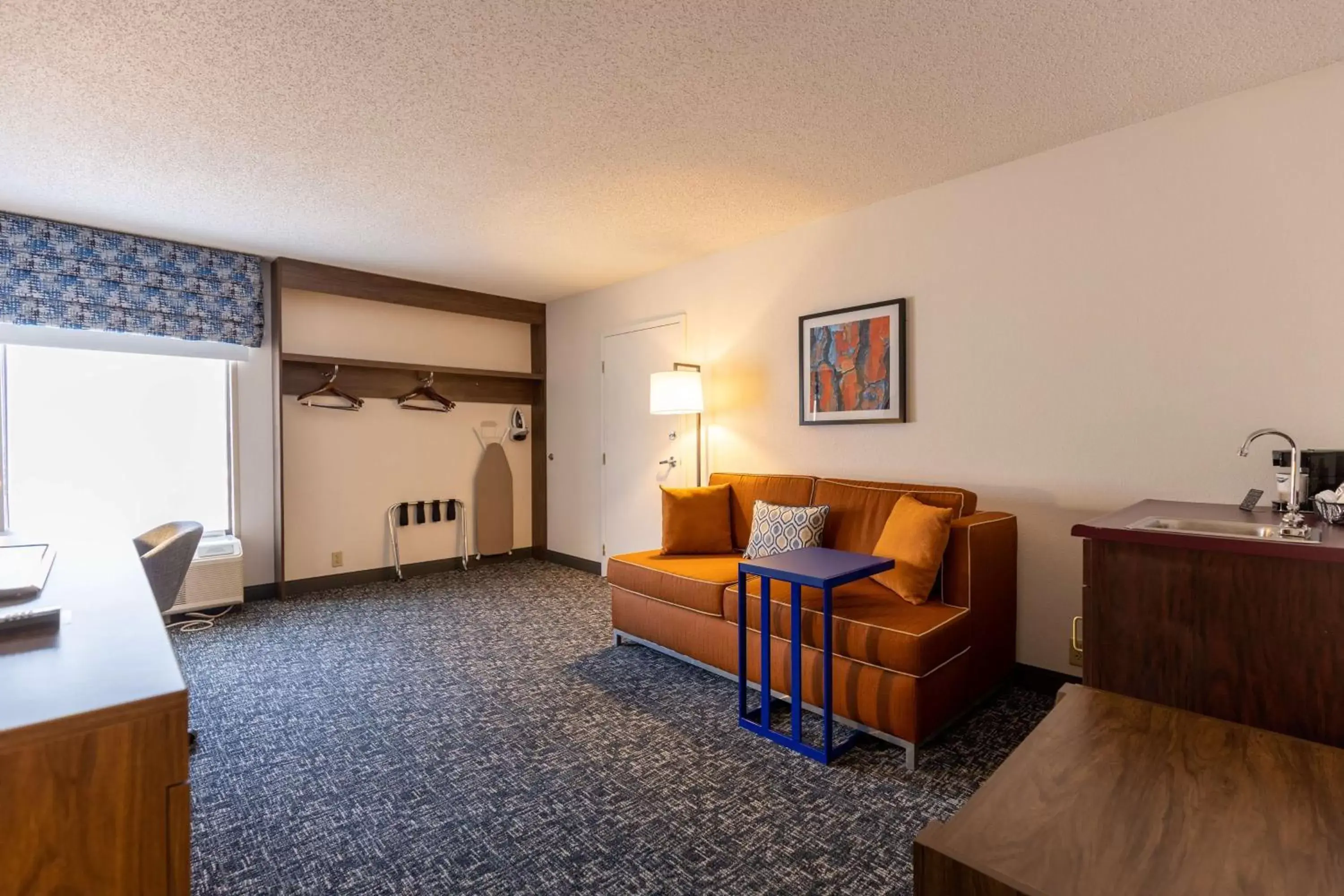 Living room, Seating Area in Hampton Inn by Hilton of Kuttawa Eddyville