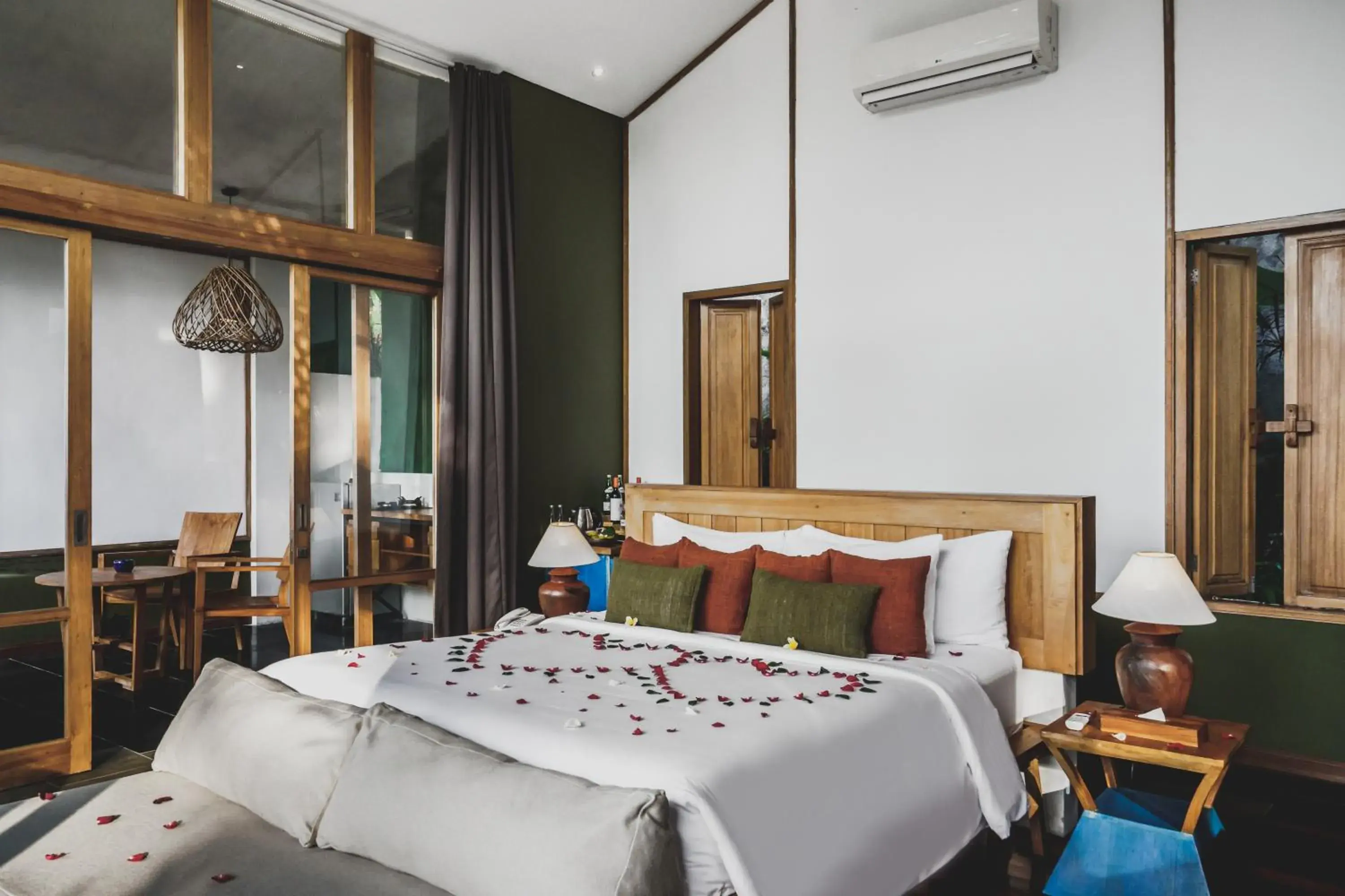 Bed in Amora Ubud Boutique Villas