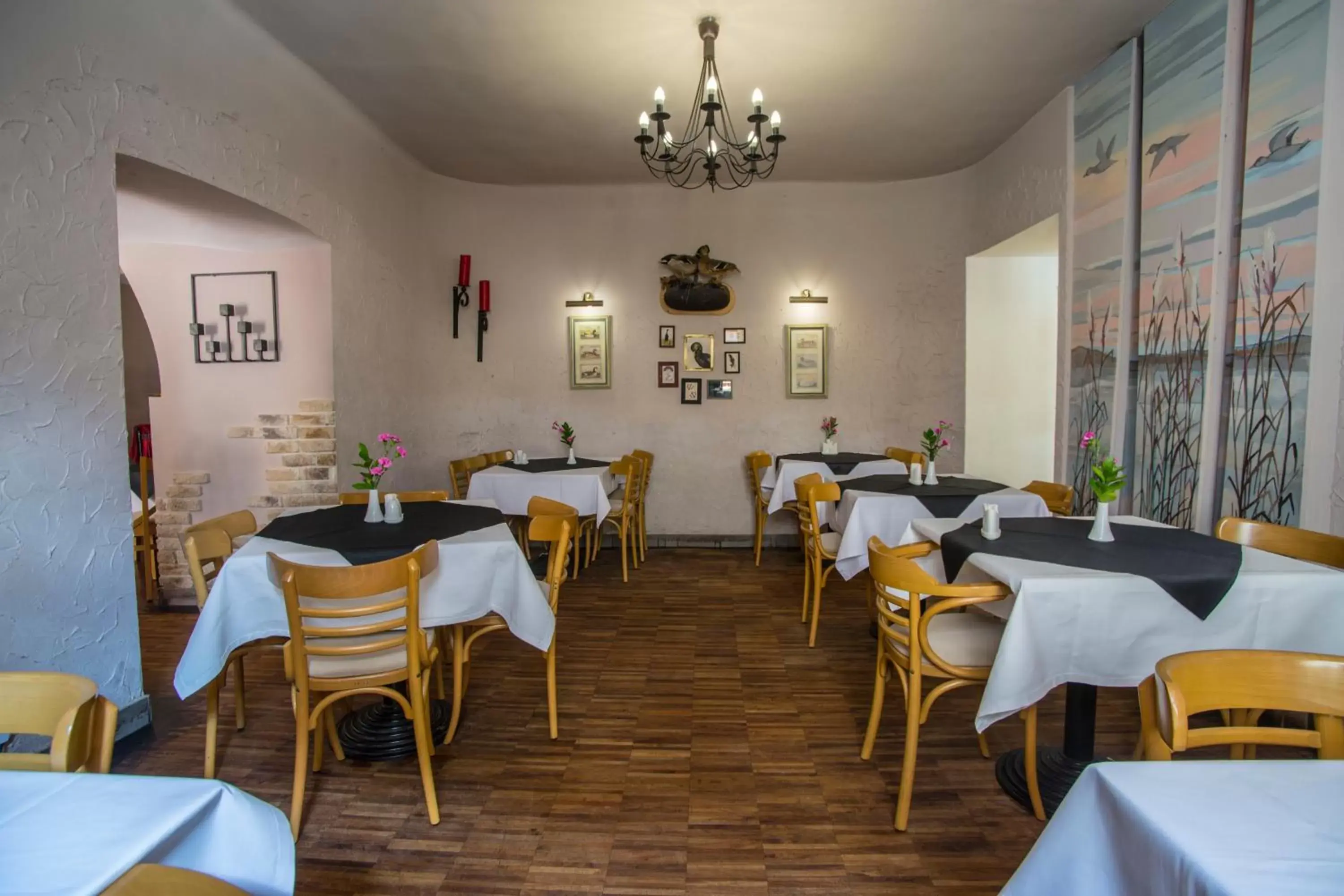 Restaurant/places to eat in Hotel Wawel Restaurant/places to eat in Hotel Wawel