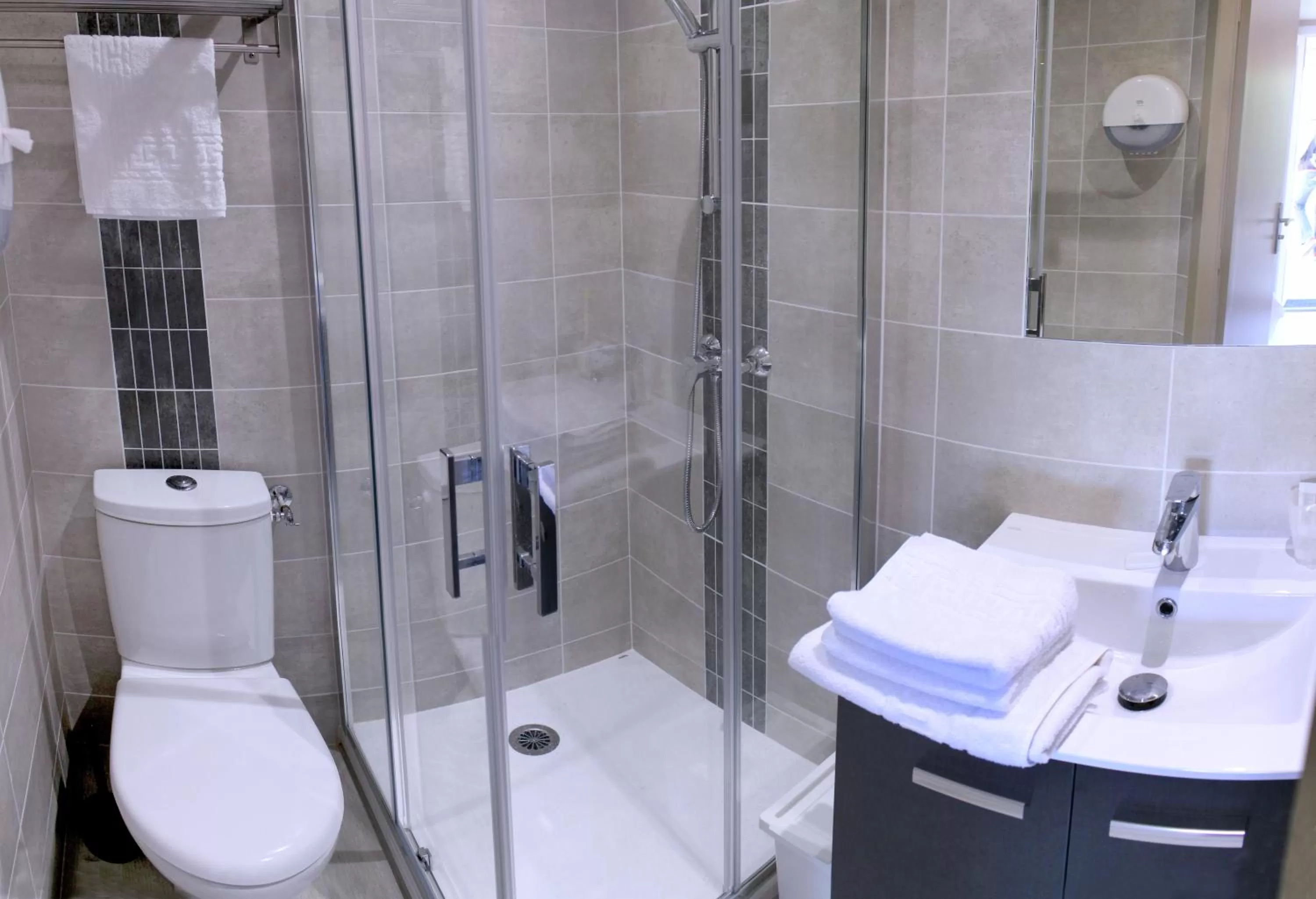 Bathroom in Hôtel Le Printemps