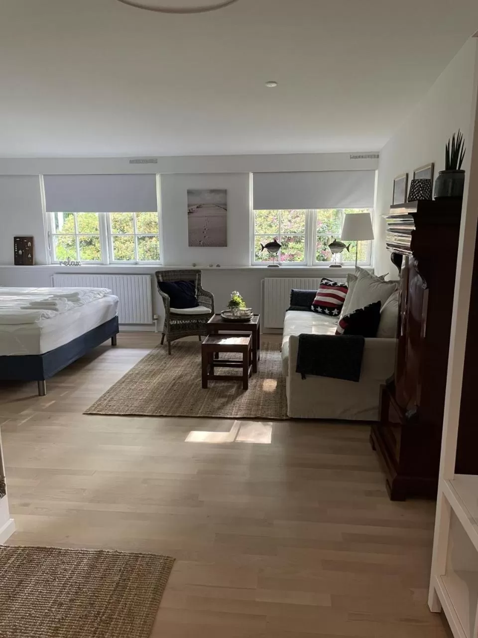 Seating area, Bed in Trouville Bed & Breakfast