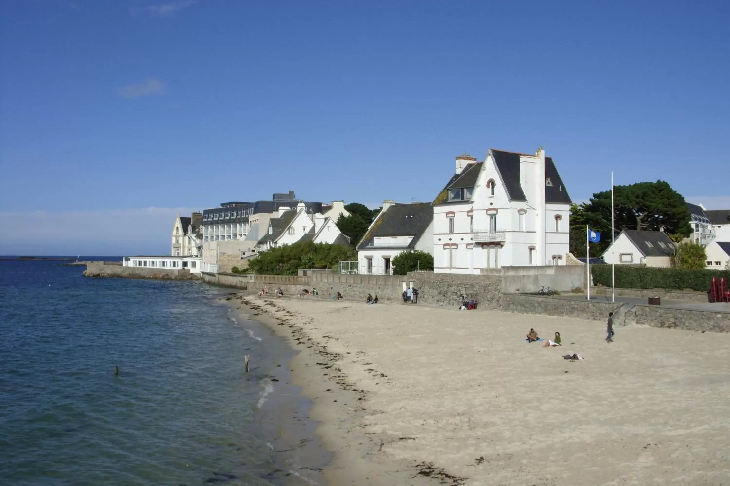 Beach, Property Building in Hôtel Beau Rivage Valdys Thalasso & Spa