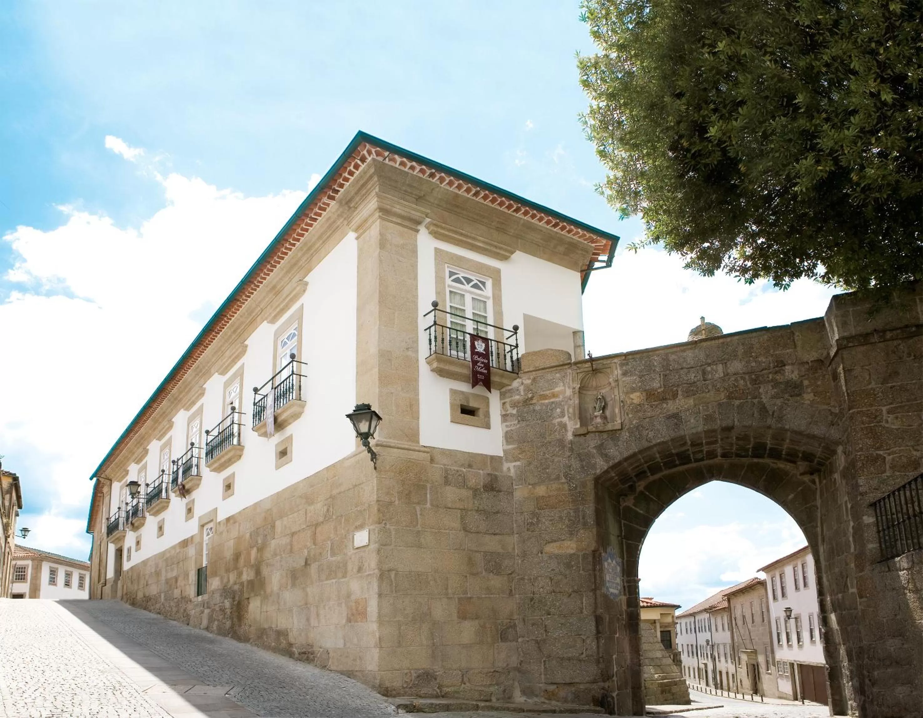 Facade/entrance in Montebelo Palácio dos Melos Viseu Historic Hotel