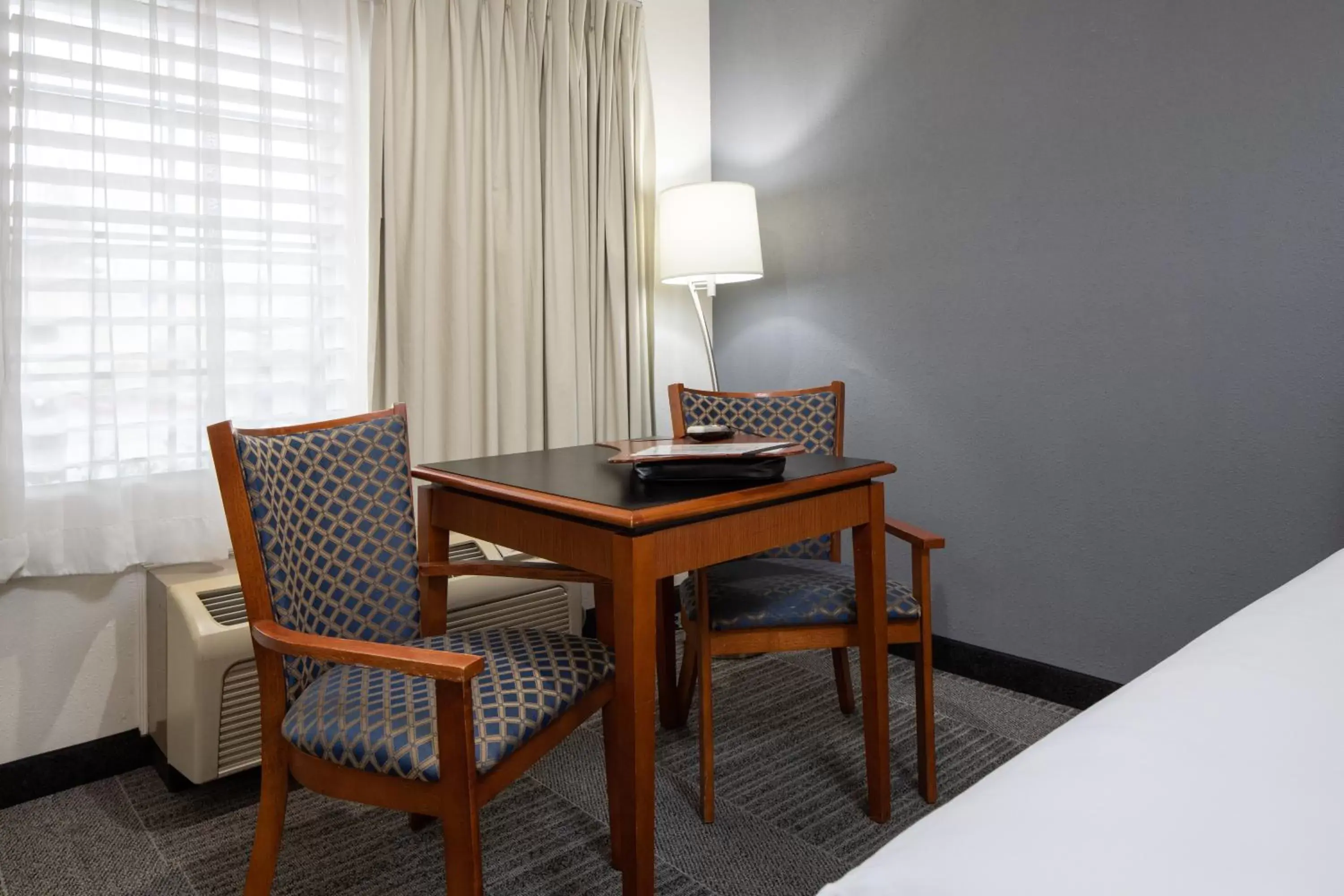 Seating Area in Atherton Park Inn and Suites