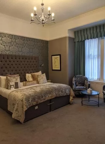 Bed in Glendower Hotel BW Signature Collection