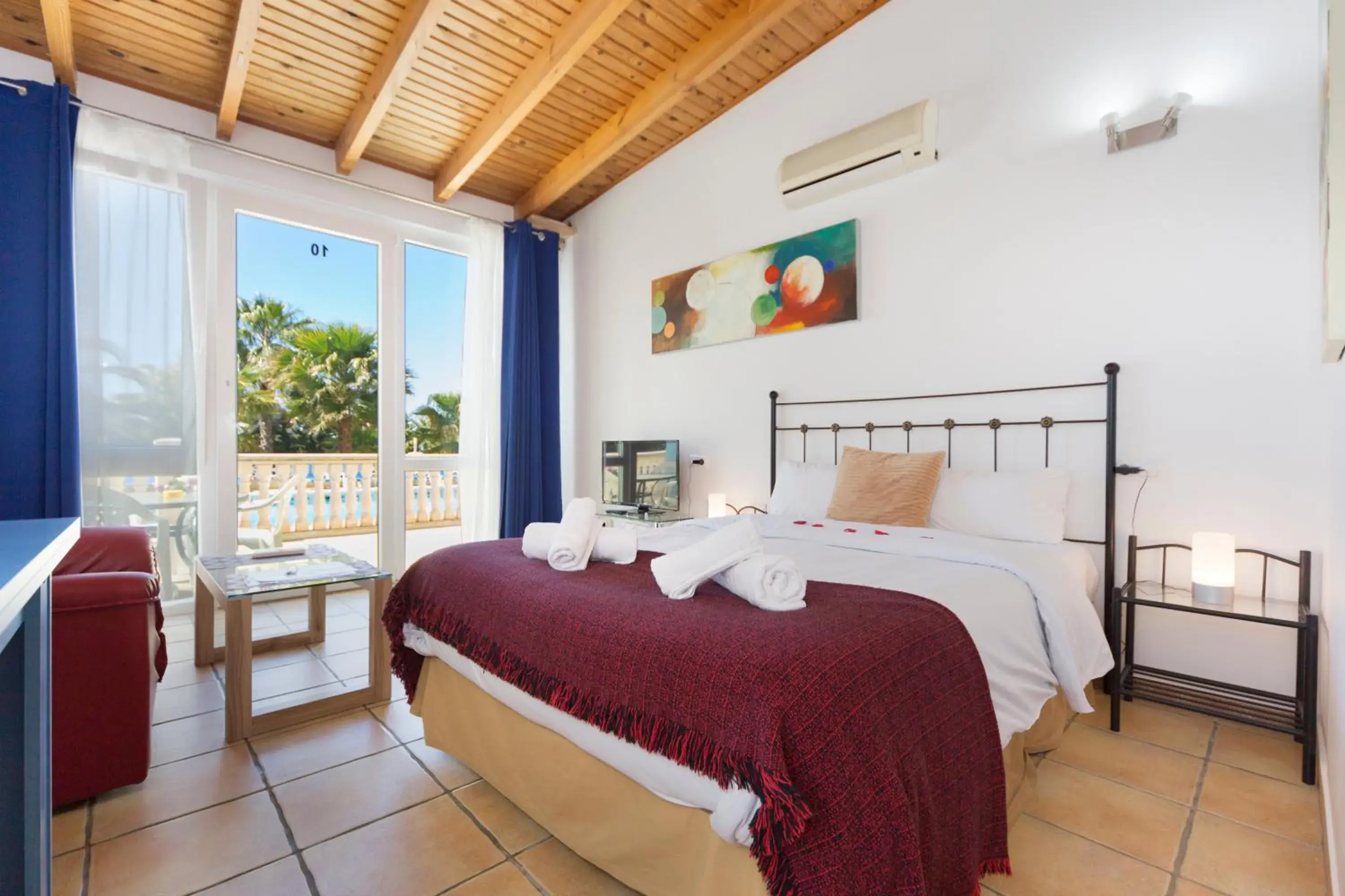 Bedroom, Bed in Aparthotel Carrio Sol - Monty´s