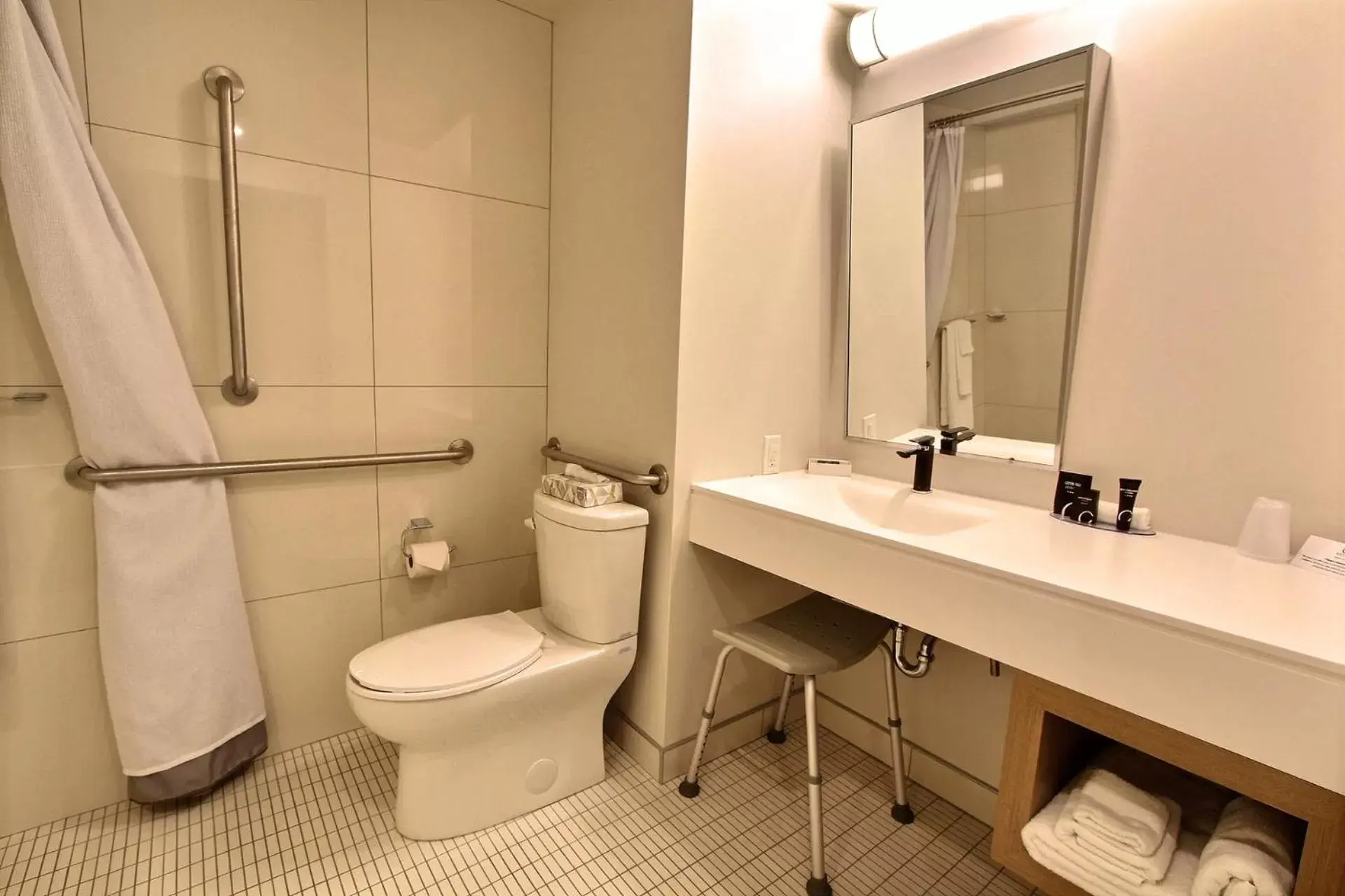 Bathroom in Hôtel Le Navigateur