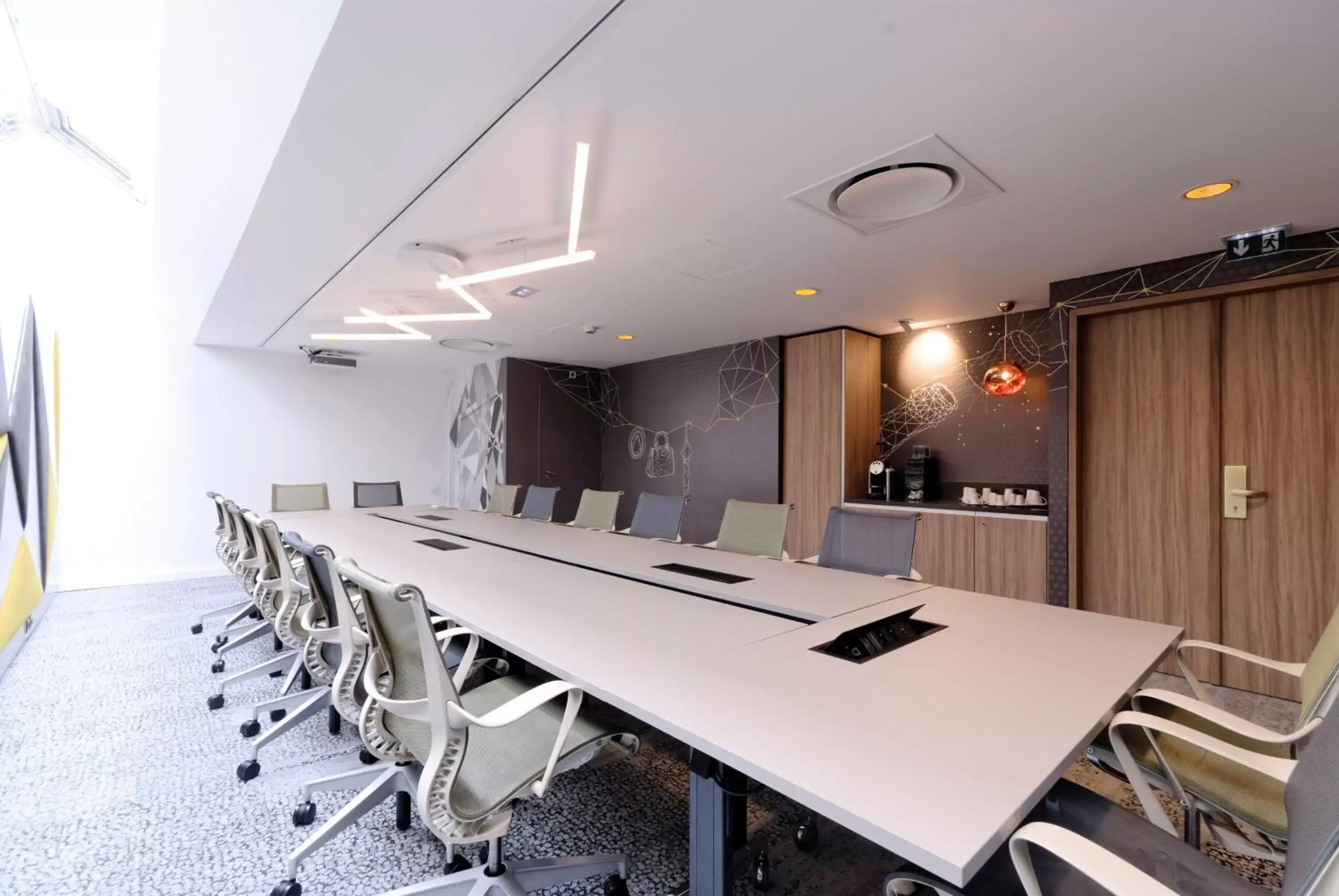 Meeting/conference room in Holiday Inn Reims Centre, an IHG Hotel