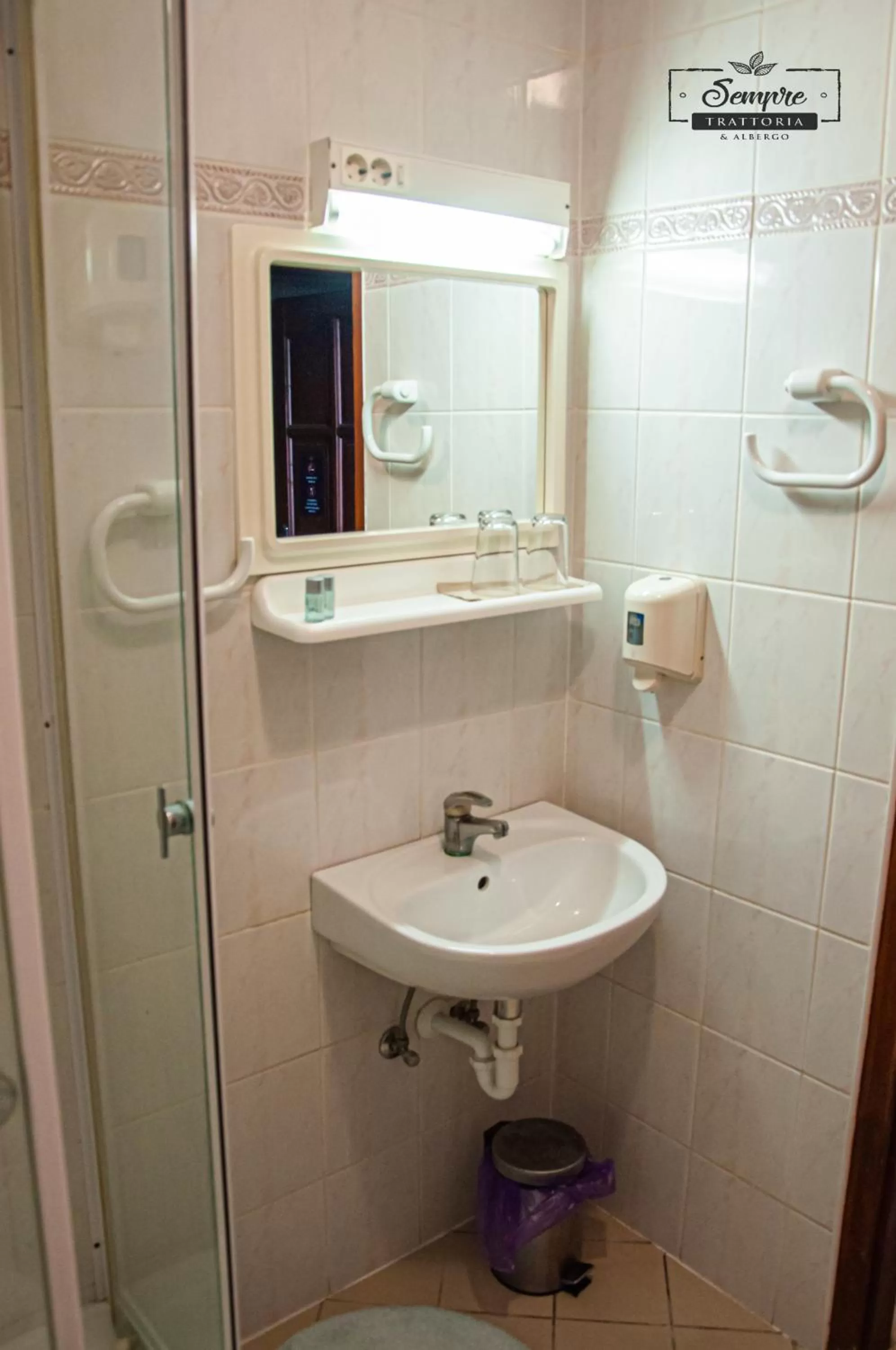 Sempre Étterem És Panzió