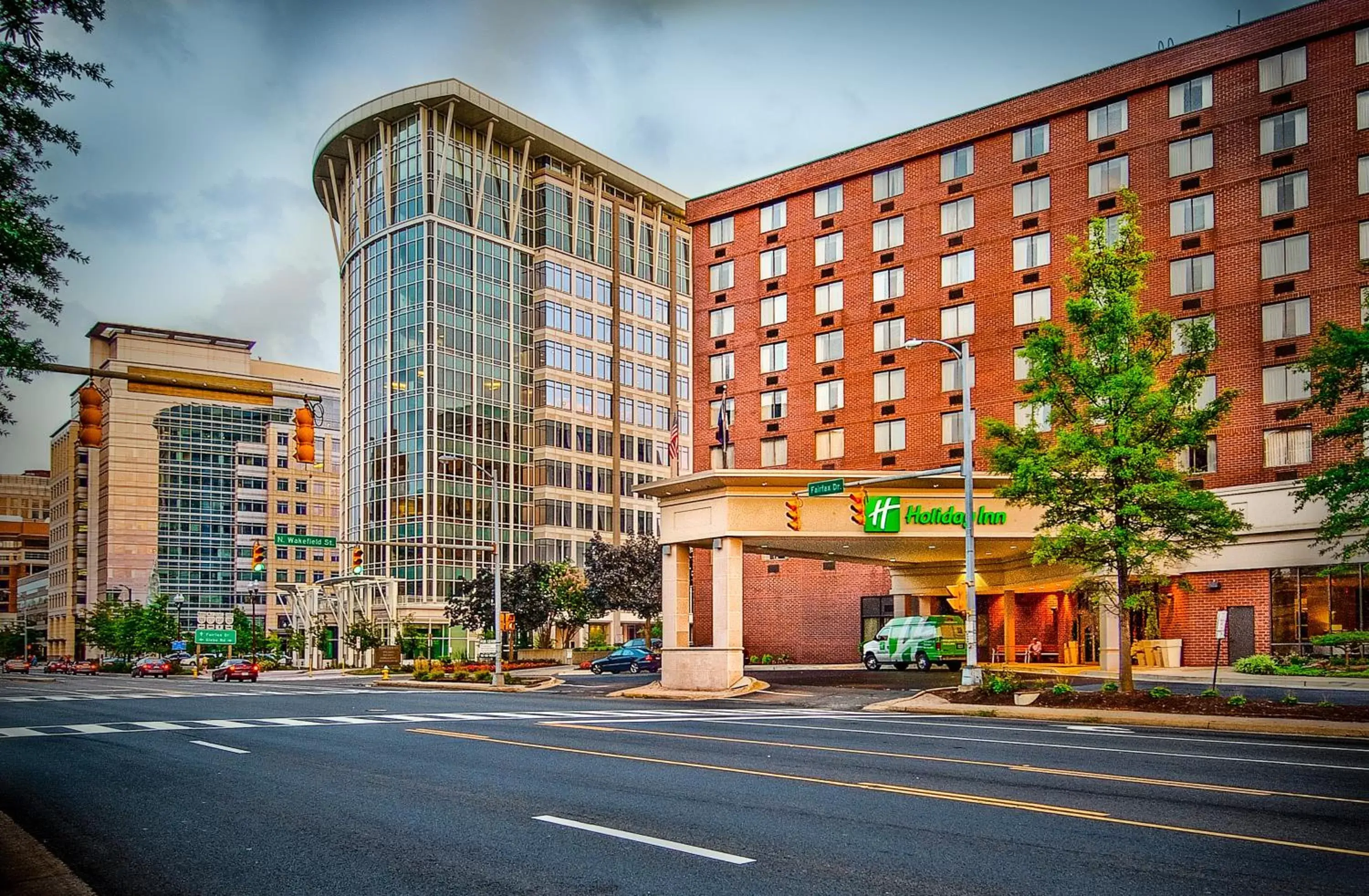 Property Building in Holiday Inn Arlington at Ballston, an IHG Hotel