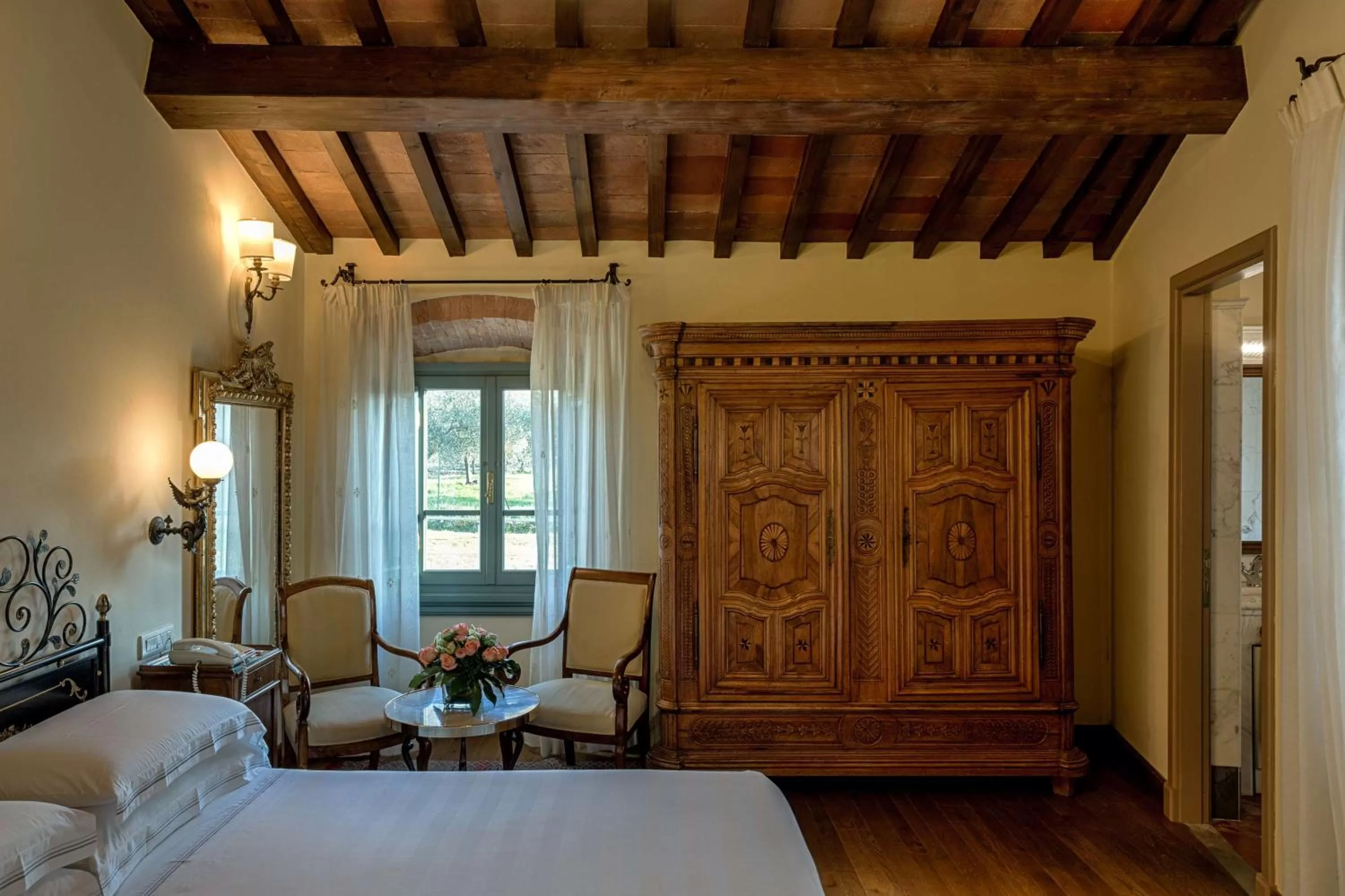 Bedroom, Bed in Hotel Mulino di Firenze - WorldHotels Crafted