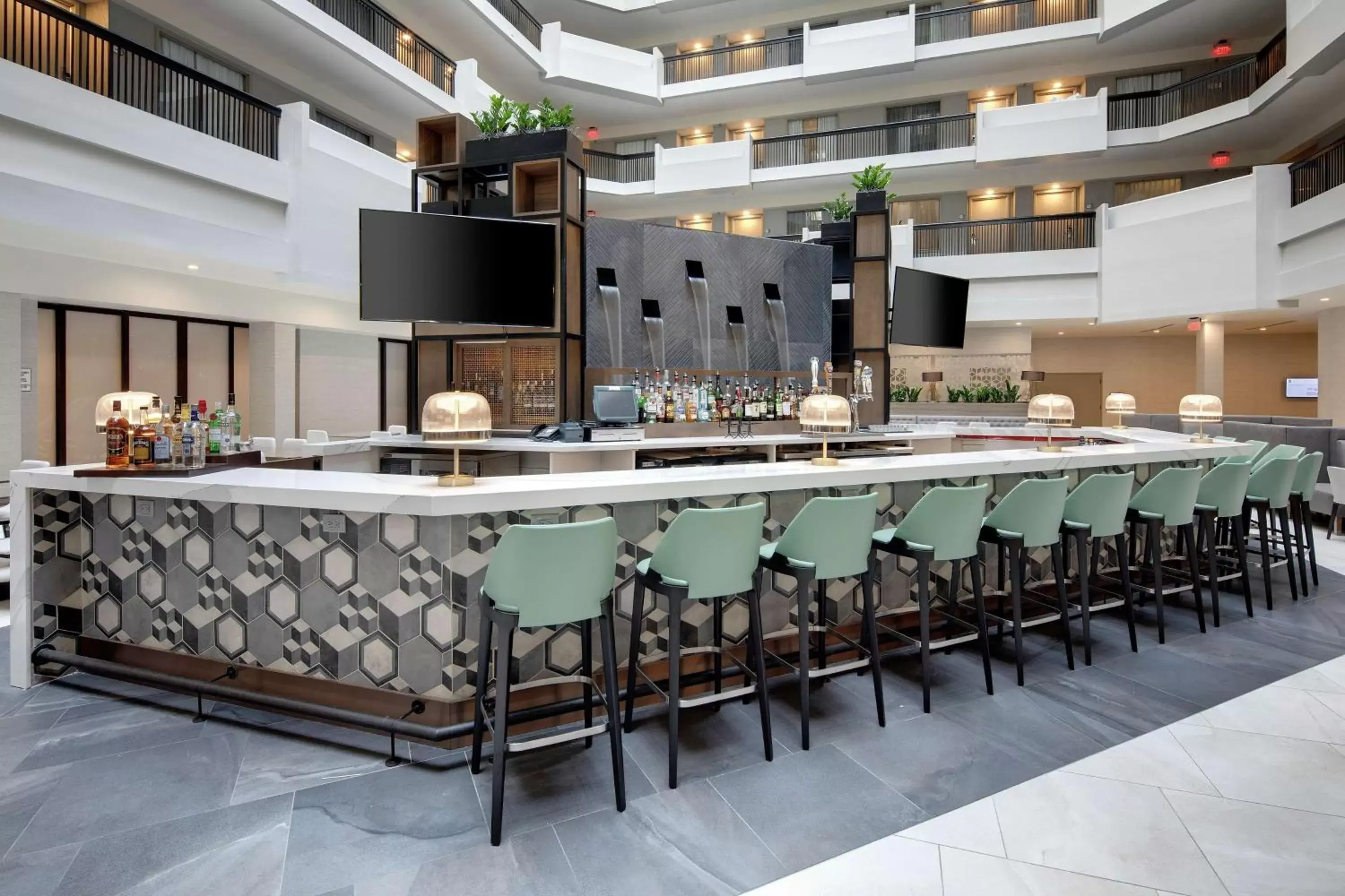 Lounge or bar in Embassy Suites by Hilton Atlanta Perimeter Center