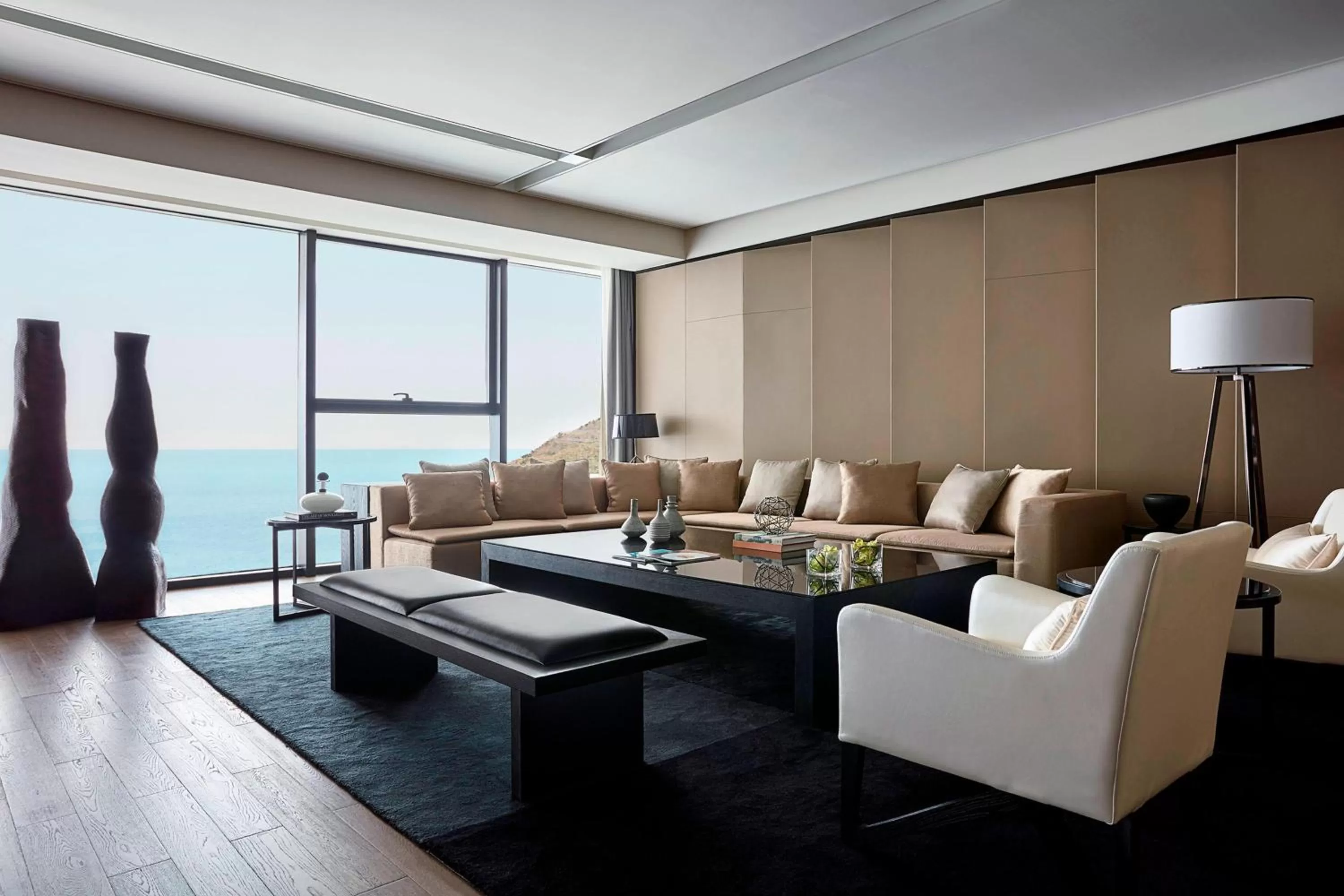 Living room in The Shanhaitian Resort Sanya, Autograph Collection