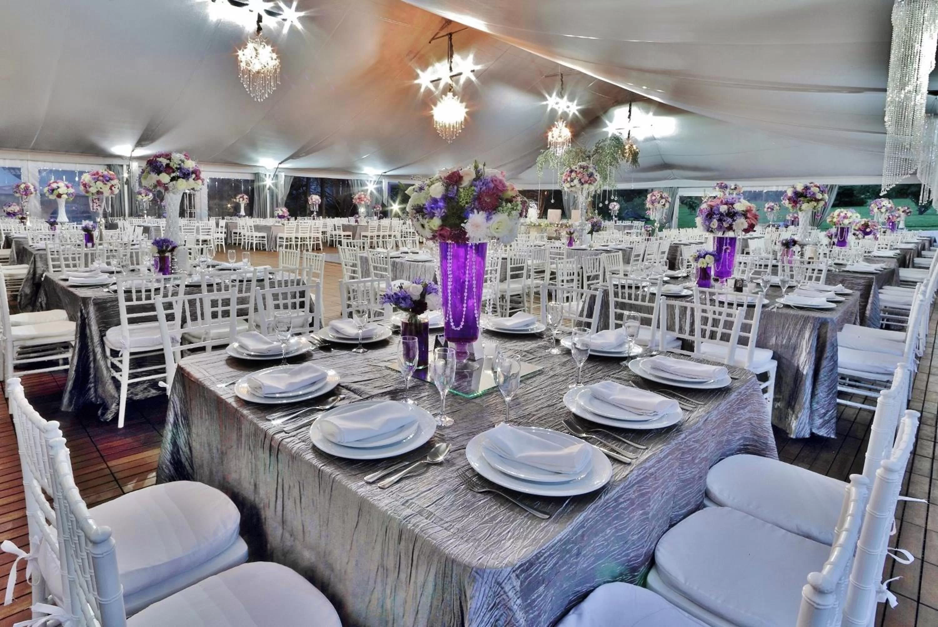 Banquet/Function facilities, Restaurant/Places to Eat in Uvence Arte + Hotel