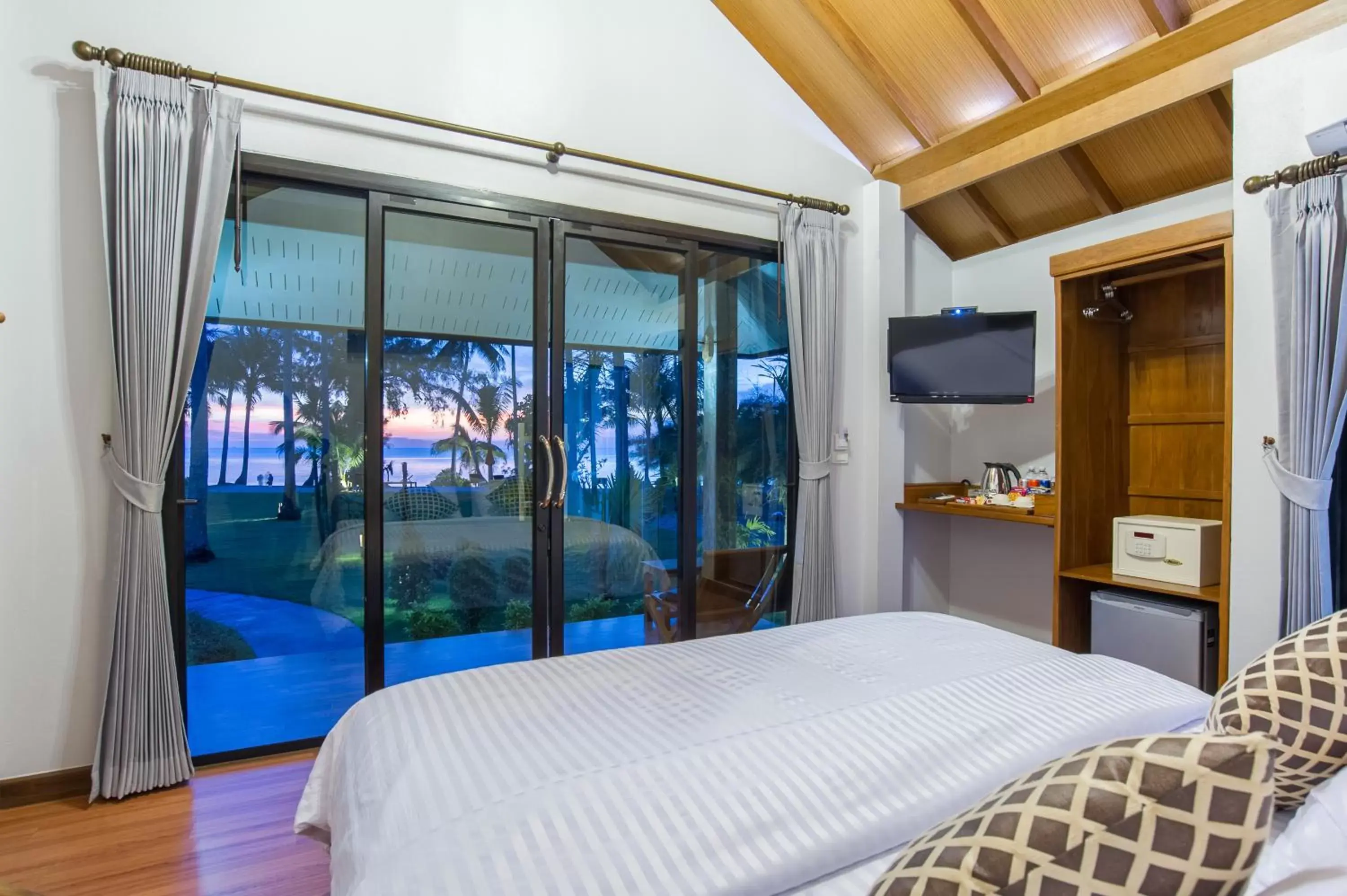 Bedroom, Room Photo in Medee Resort