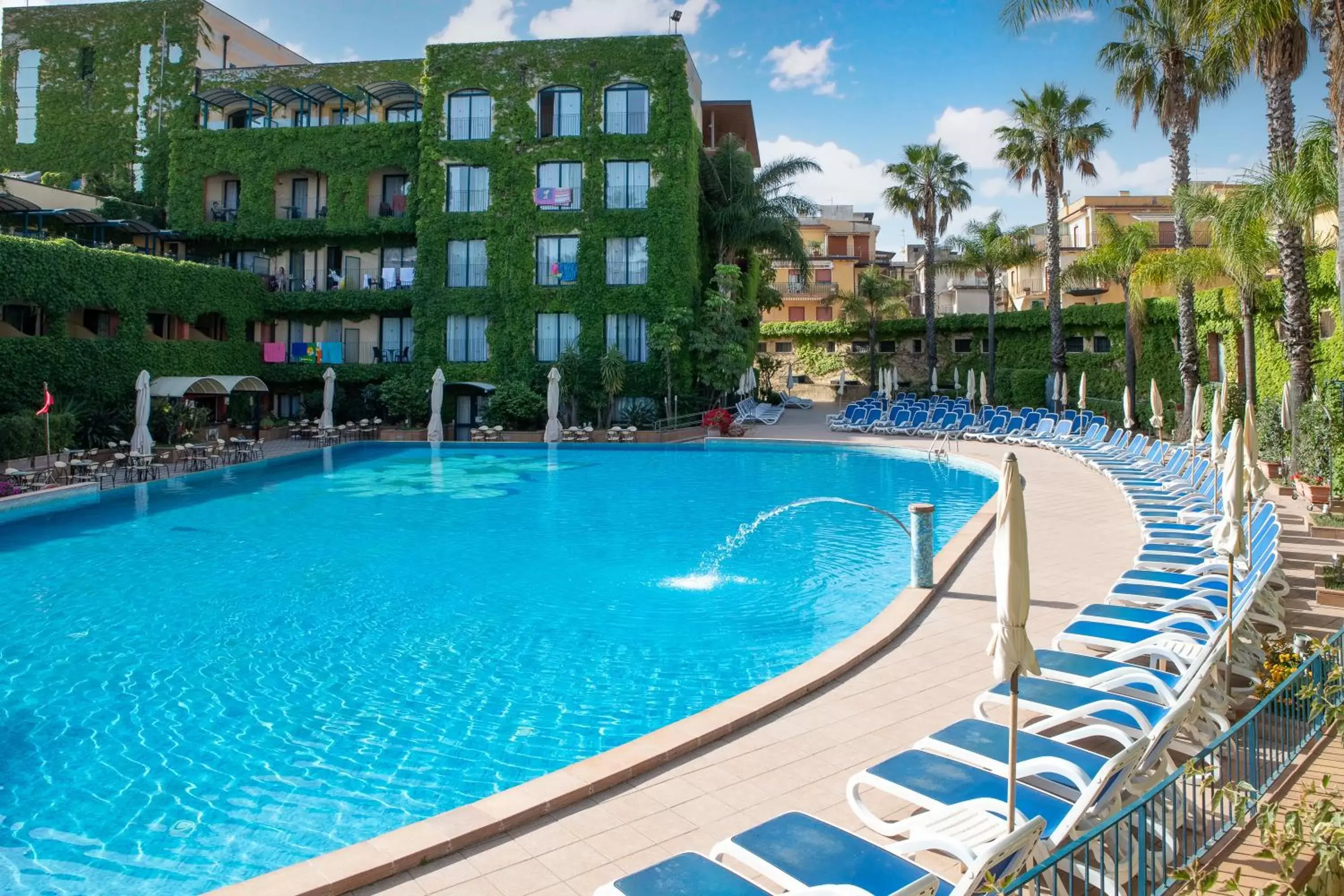 Swimming Pool in Hotel Caesar Palace