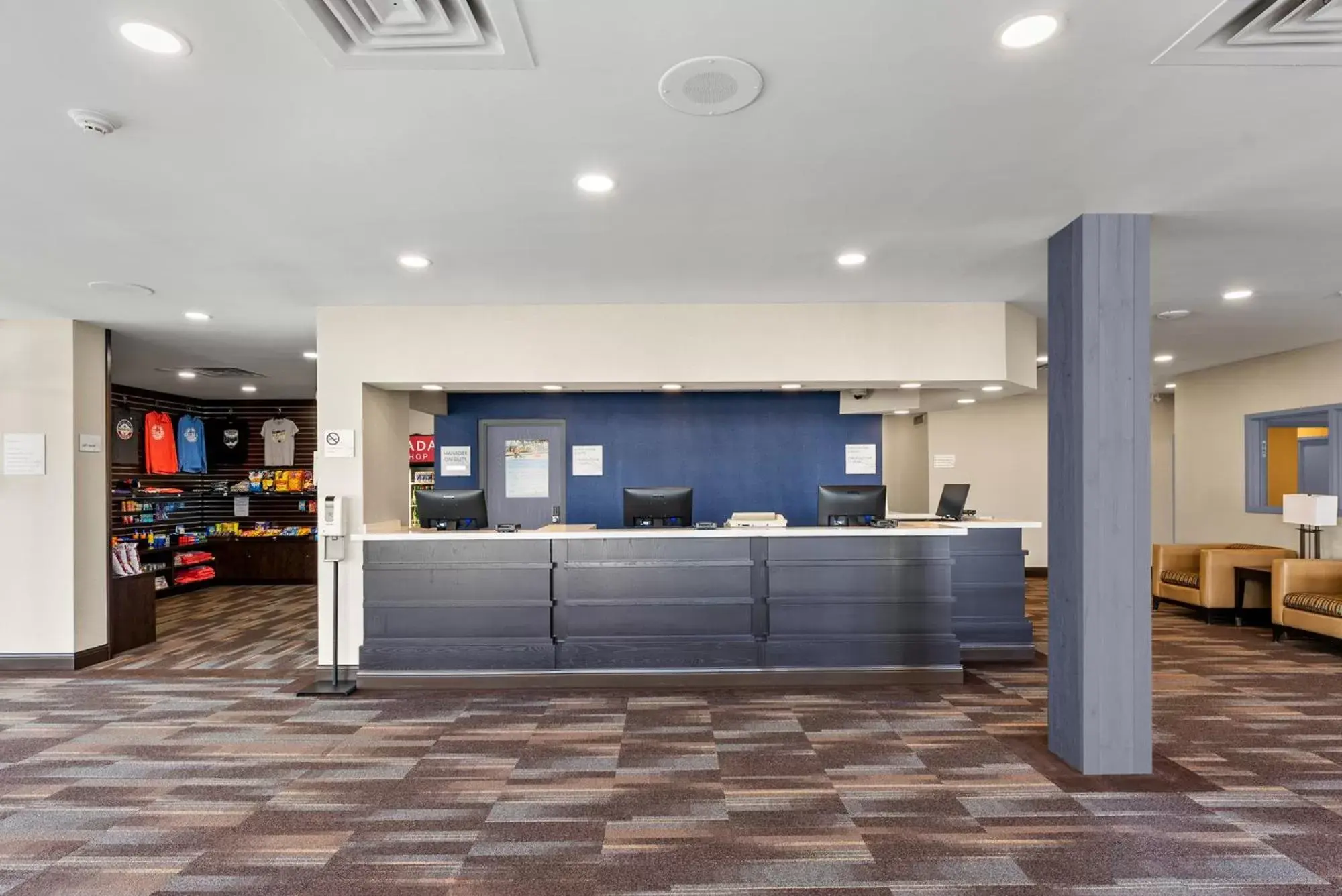 Lobby or reception, Lobby/Reception in Ramada By Wyndham Niagara Falls near the Falls