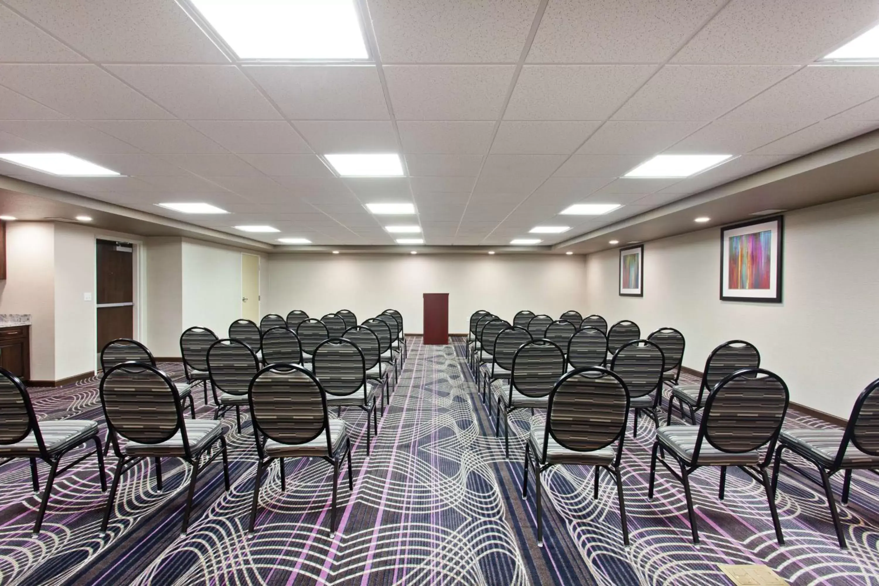 Meeting/conference room in Hampton Inn Seattle/Everett Downtown