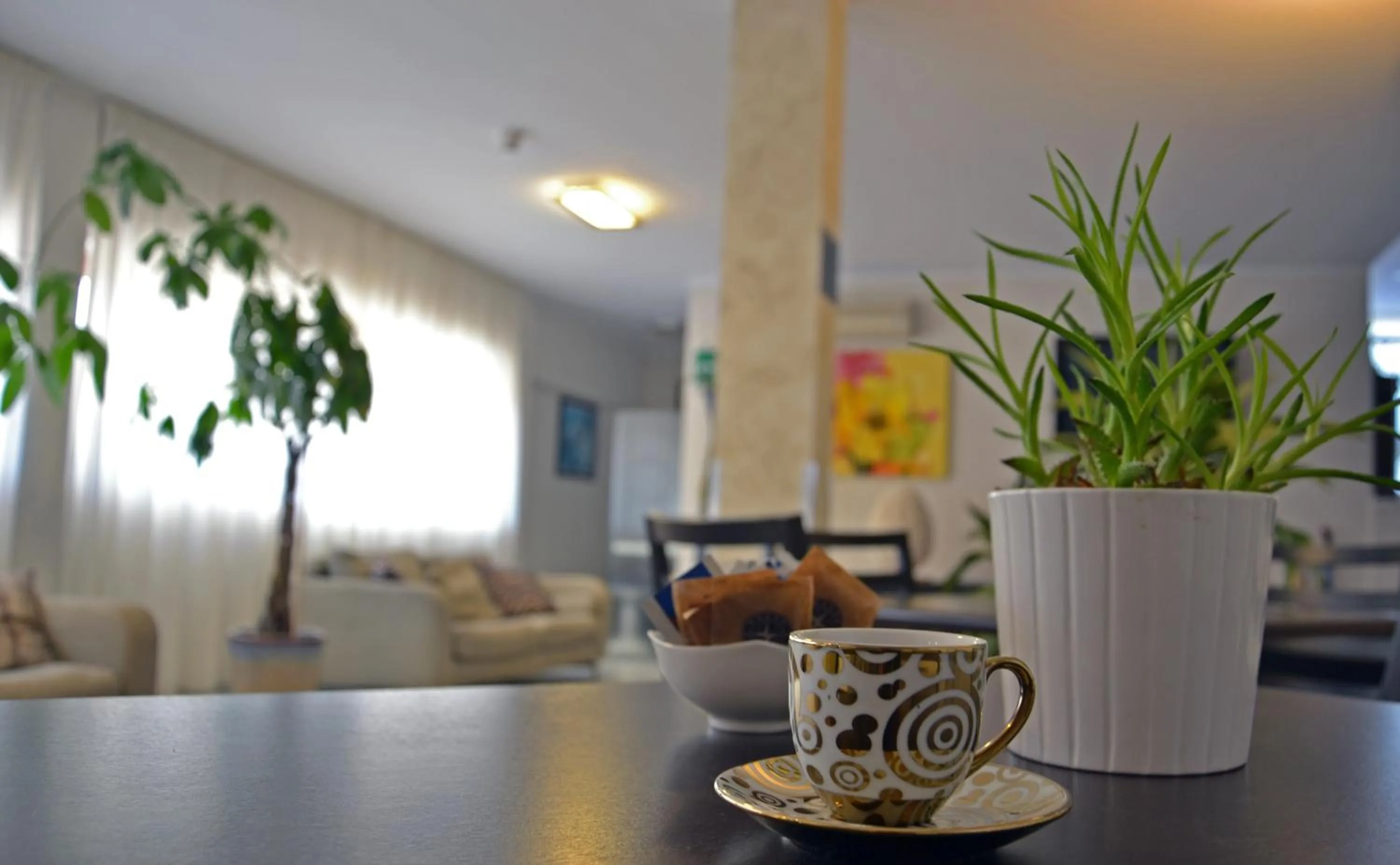 Communal lounge/ TV room in Hotel Tiffany