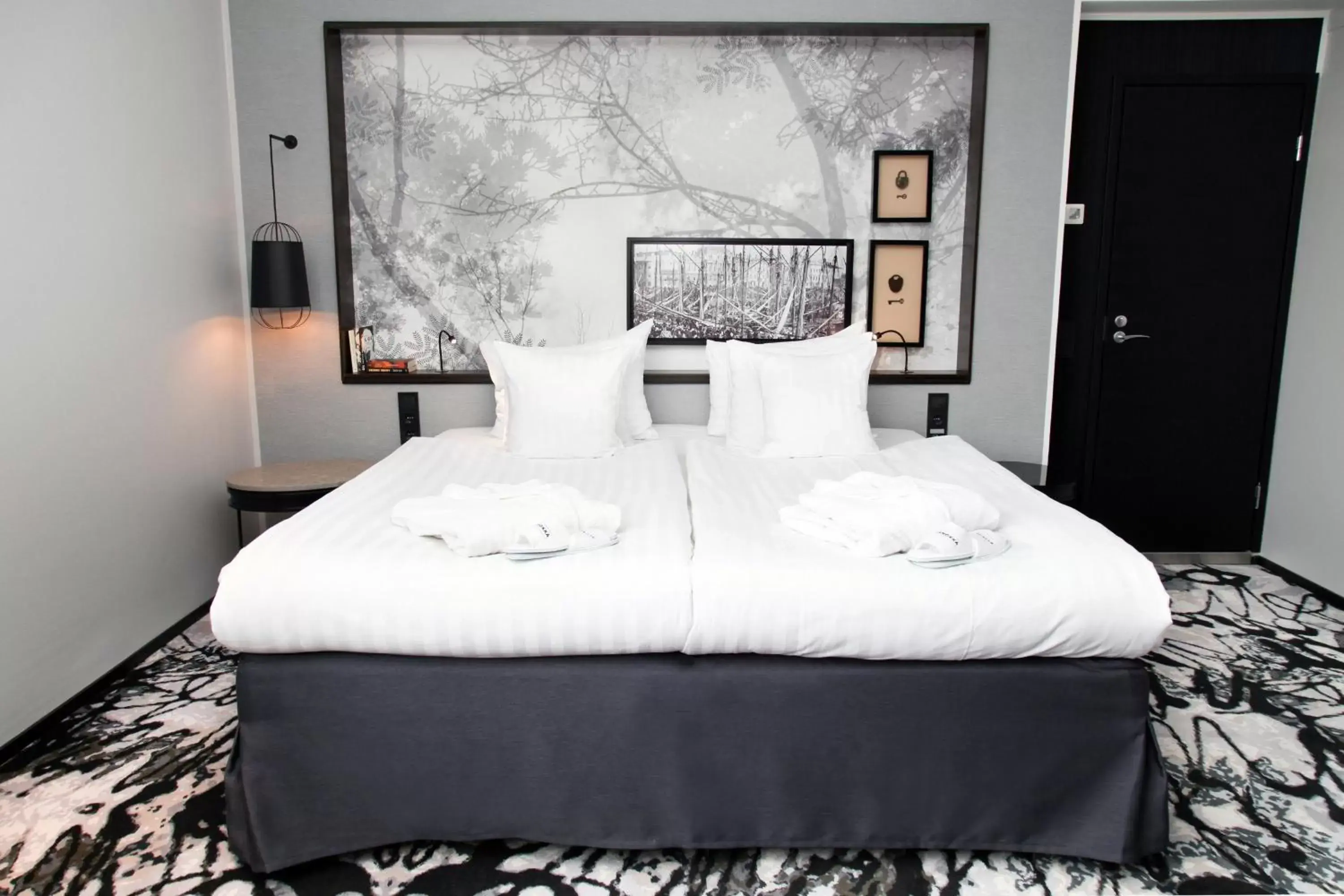 Junior Suite, 1 King, Courtyard view in Hotel Katajanokka, Helsinki, a Tribute Portfolio Hotel Junior Suite, 1 King, Courtyard view in Hotel Katajanokka, Helsinki, a Tribute Portfolio Hotel