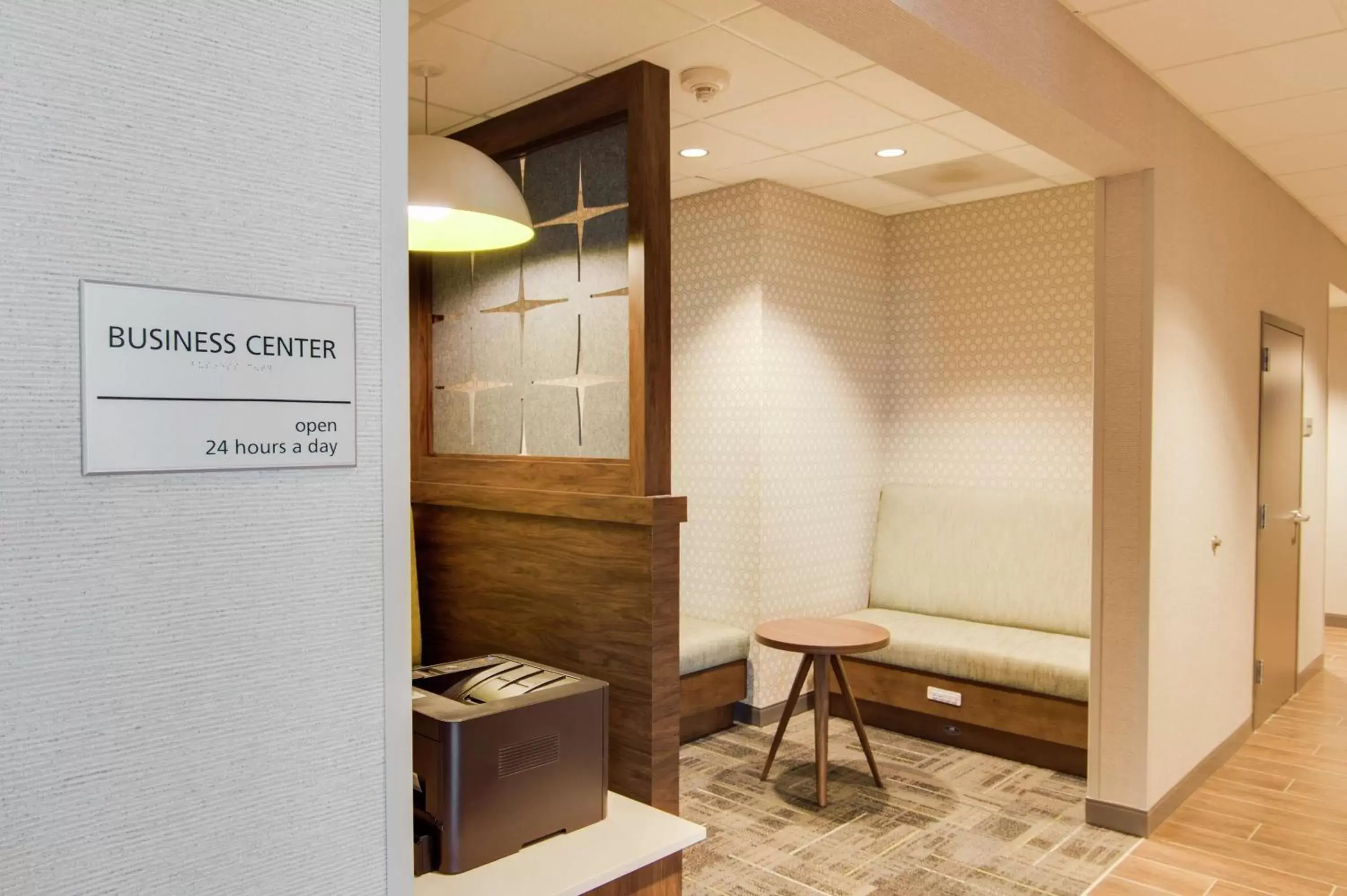 Business facilities in Hampton Inn & Suites by Hilton Nashville North Skyline