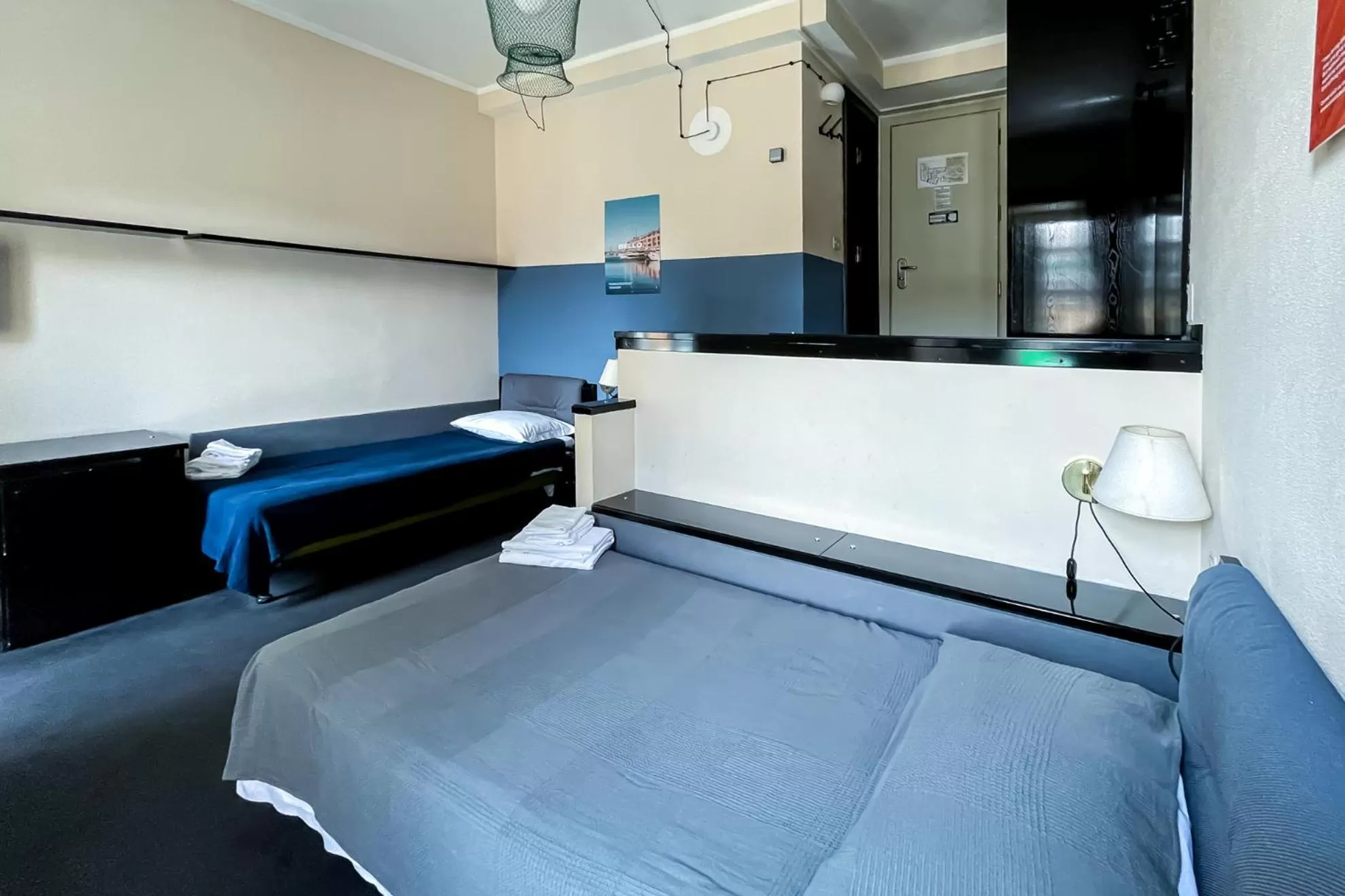 Photo of the whole room, Bed in Hotel Britannia