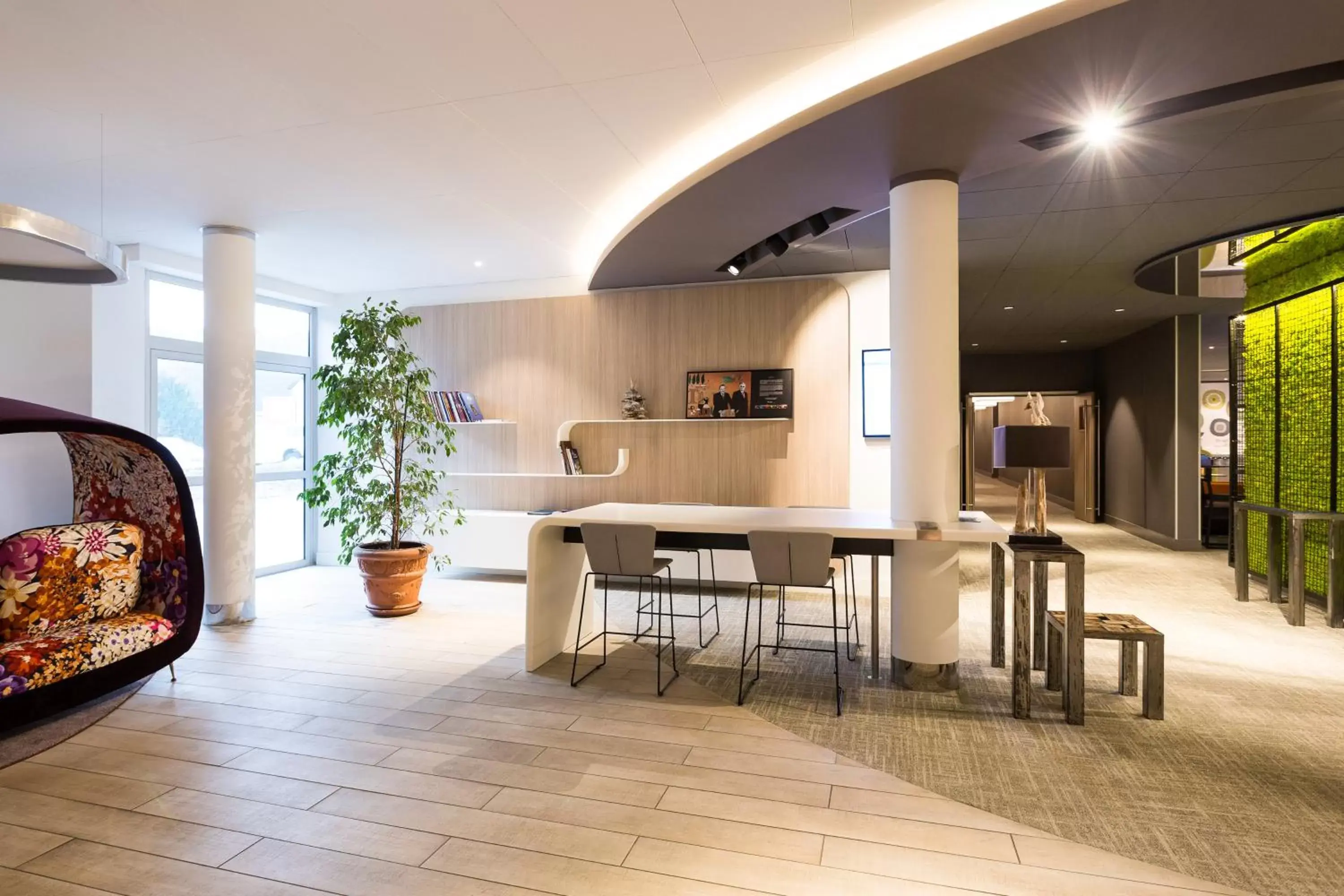 Library, Dining Area in Novotel Resort & Spa Biarritz Anglet