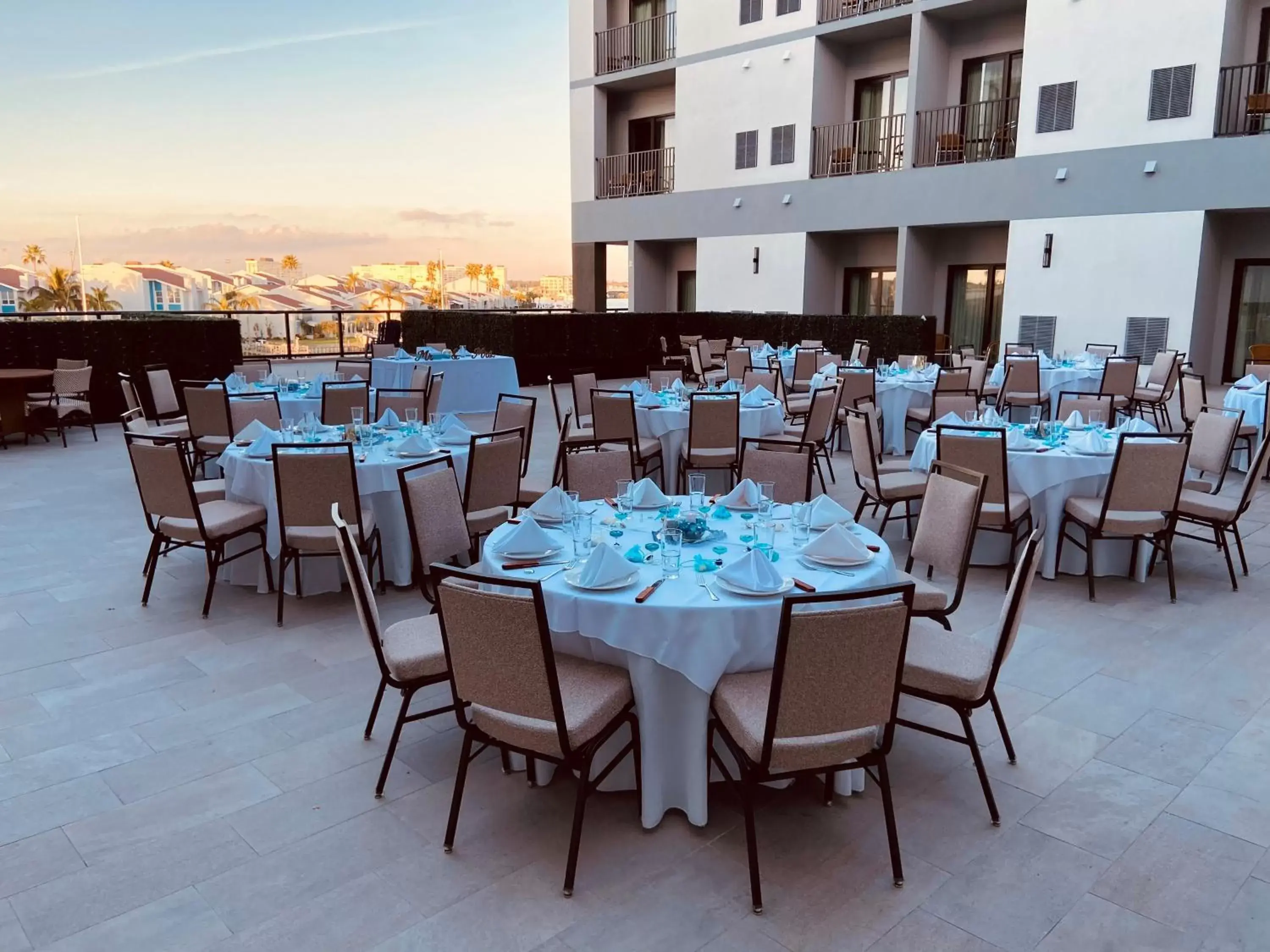 Balcony/Terrace, Restaurant/Places to Eat in Cambria Hotel St Petersburg-Madeira Beach Marina