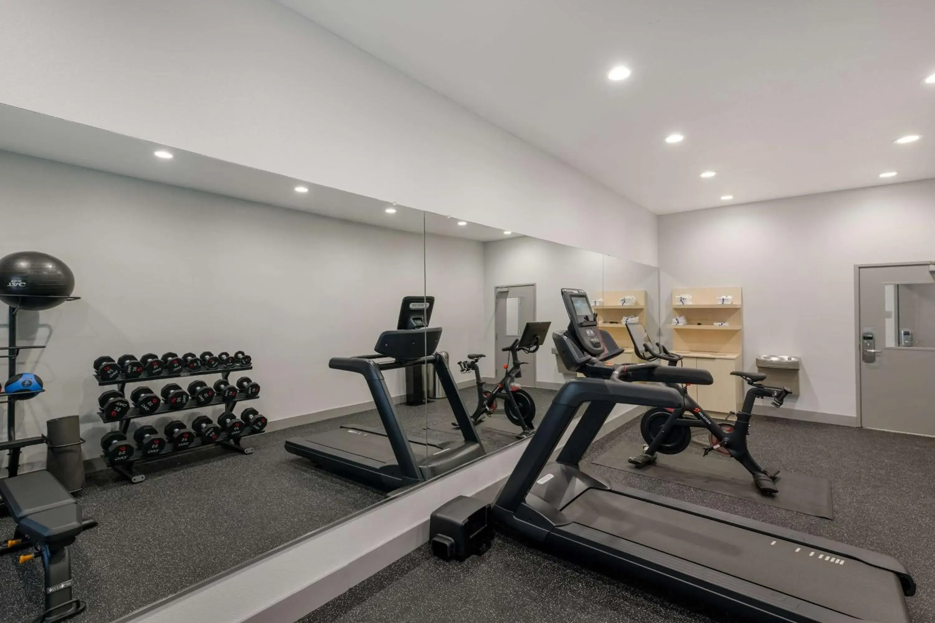 Fitness centre/facilities in Spark by Hilton Midland South Fitness centre/facilities in Spark by Hilton Midland South