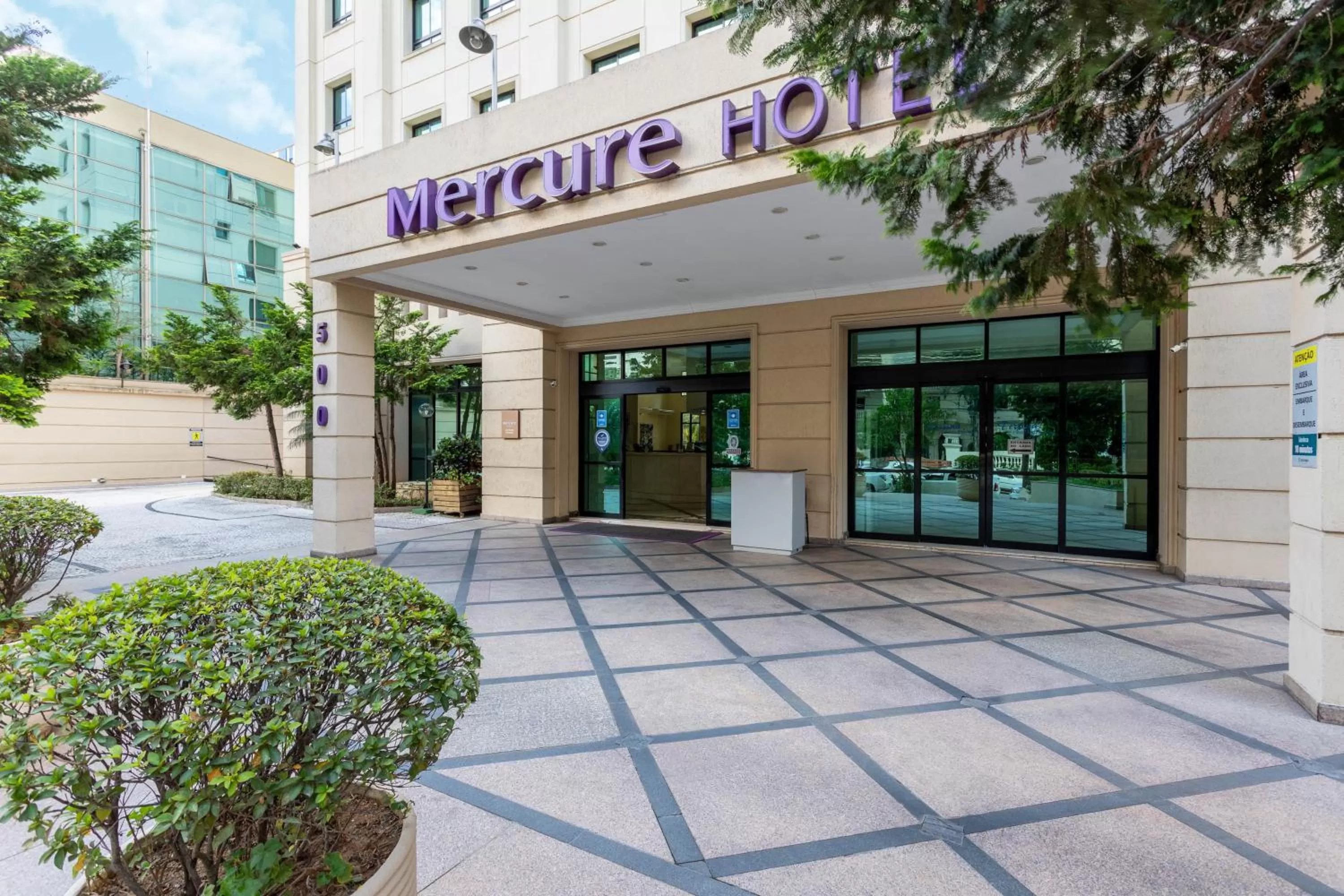 Facade/entrance in Mercure Sao Paulo Pinheiros