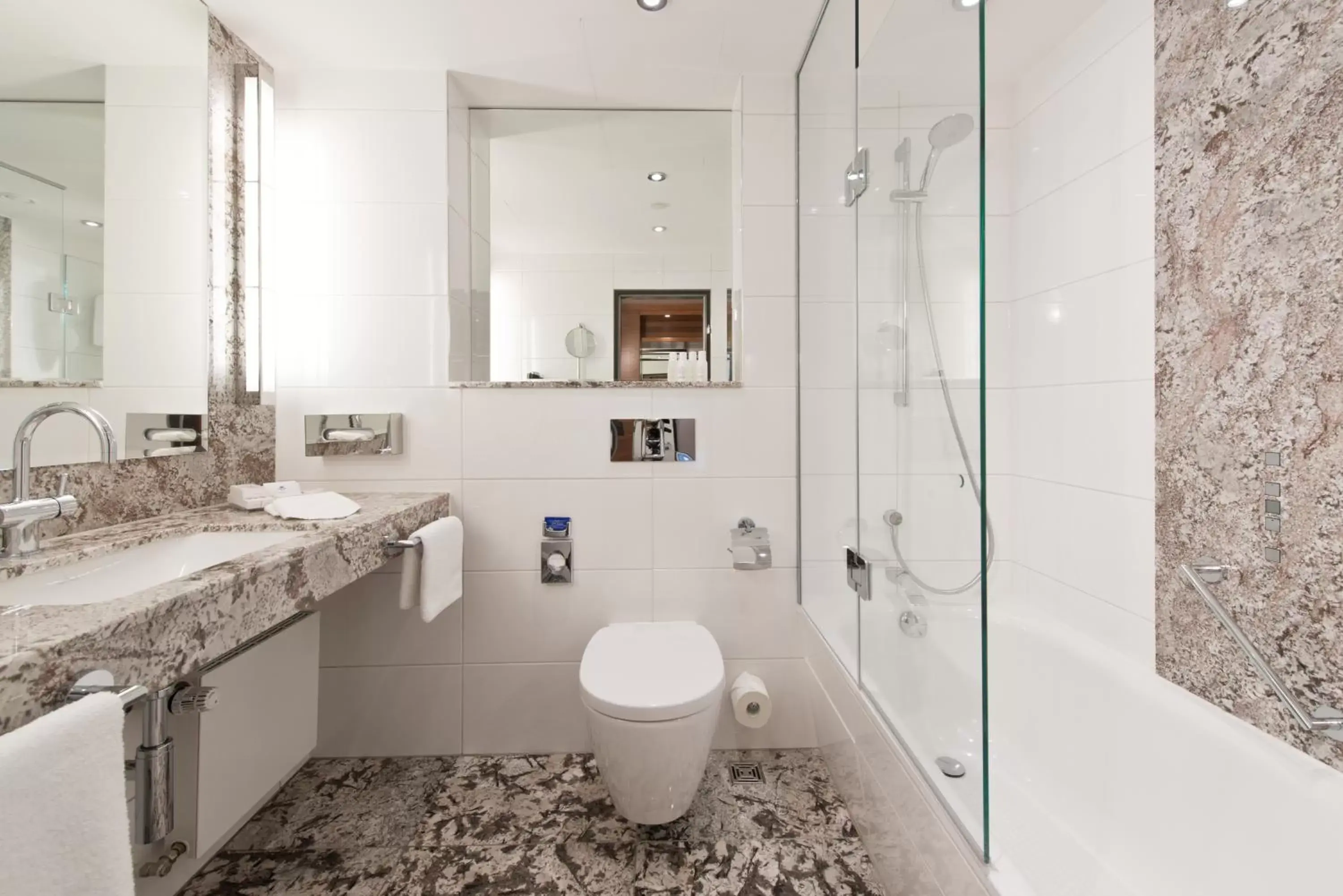 Classic Twin Room in Maritim Hotel Bad Homburg Classic Twin Room in Maritim Hotel Bad Homburg