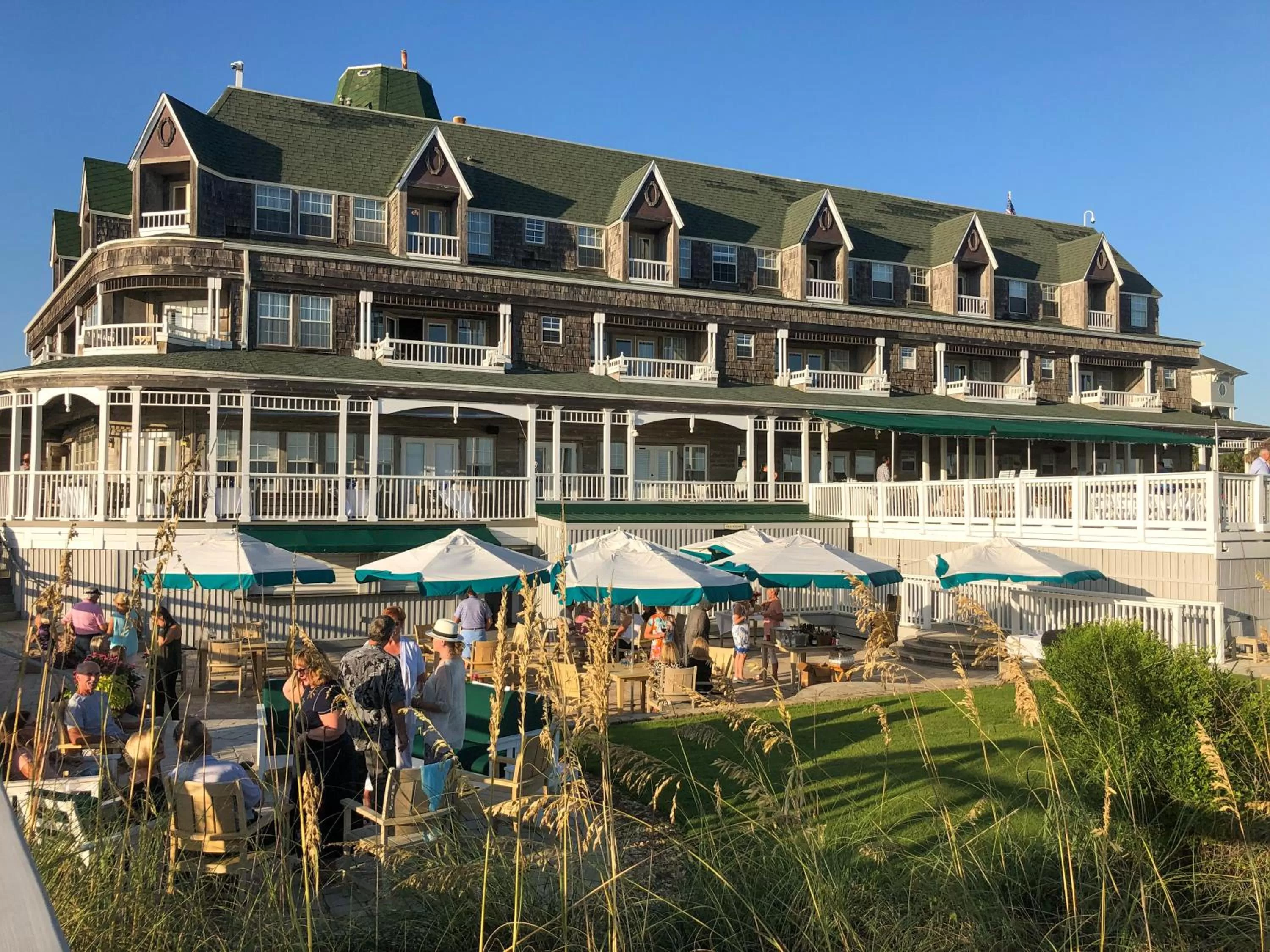 Property Building in Henderson Park Inn