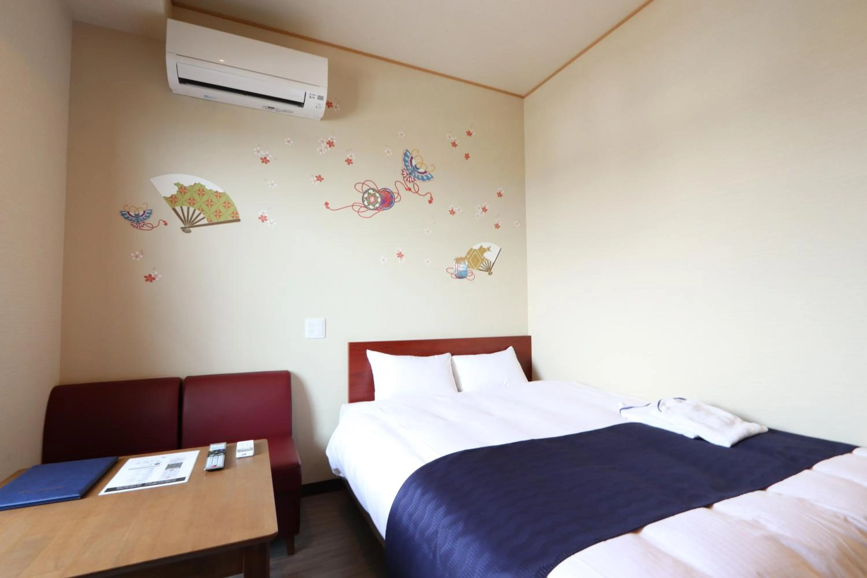 Photo of the whole room, Bed in Hotel Kanade Kanku Kaizuka