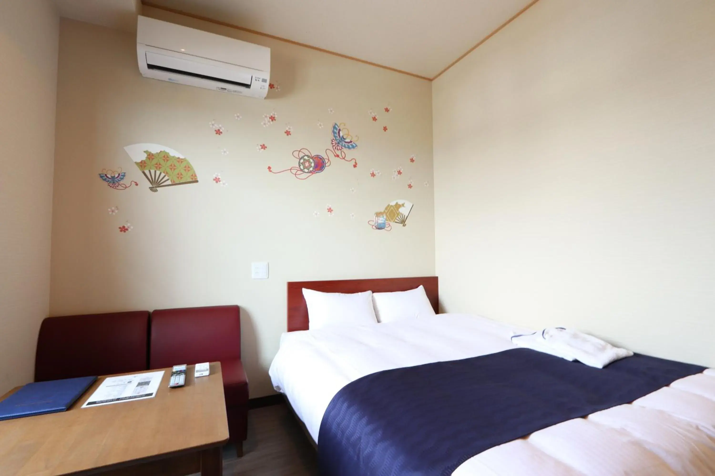 Photo of the whole room, Bed in Hotel Kanade Kanku Kaizuka Photo of the whole room, Bed in Hotel Kanade Kanku Kaizuka