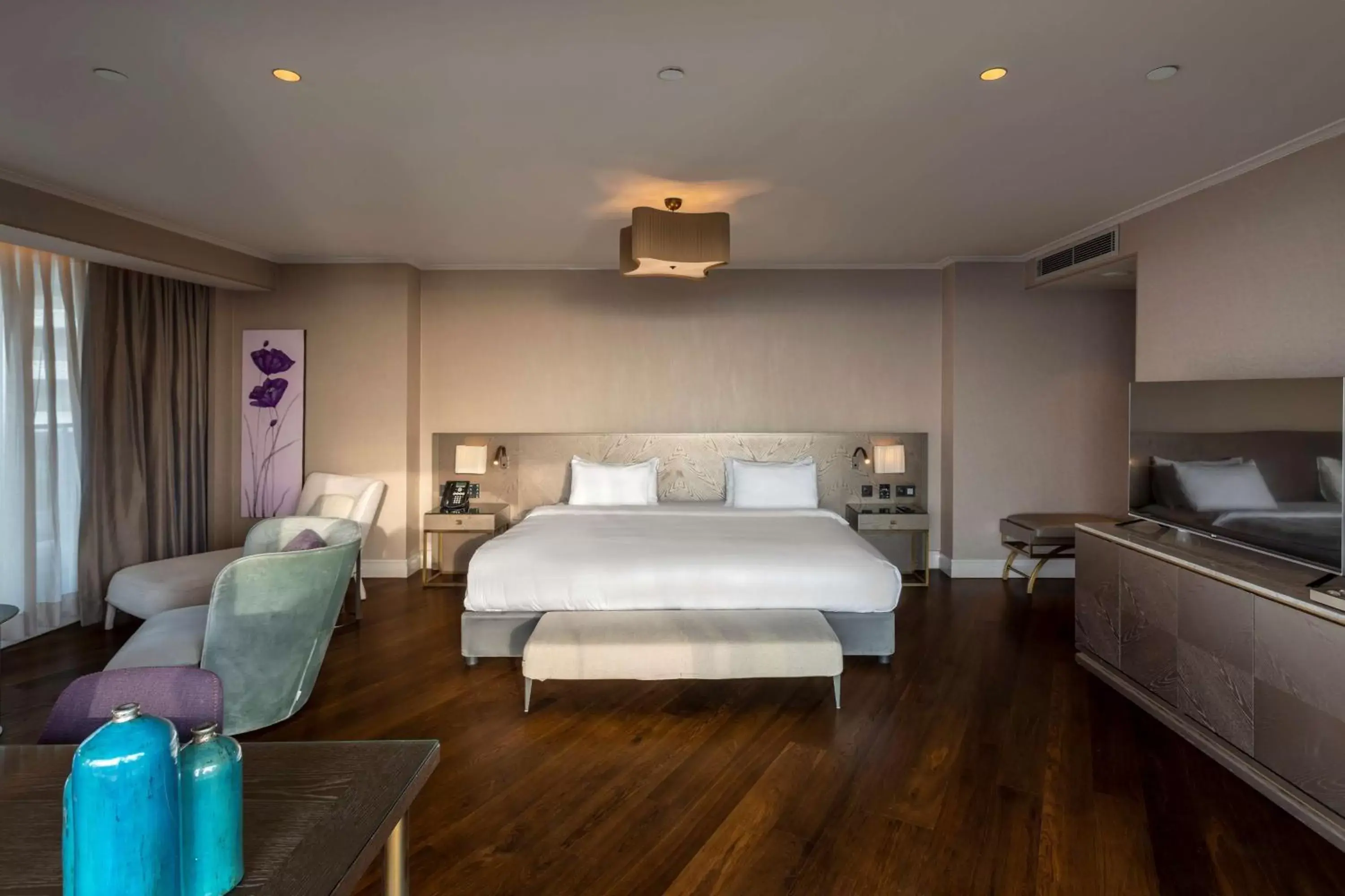 Bed in Radisson Blu Hotel Istanbul Ottomare