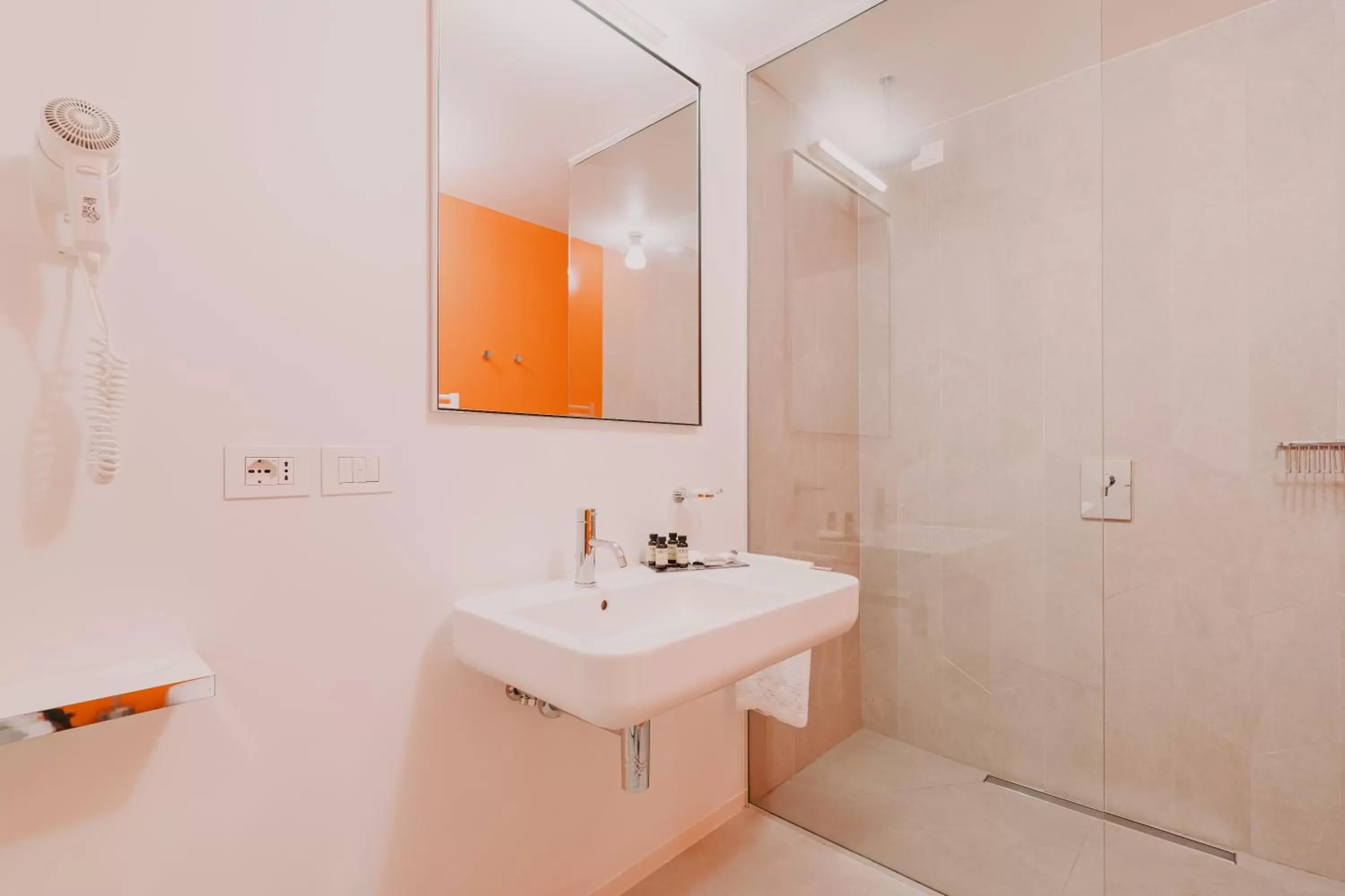 Shower, Bathroom in Collini Rooms