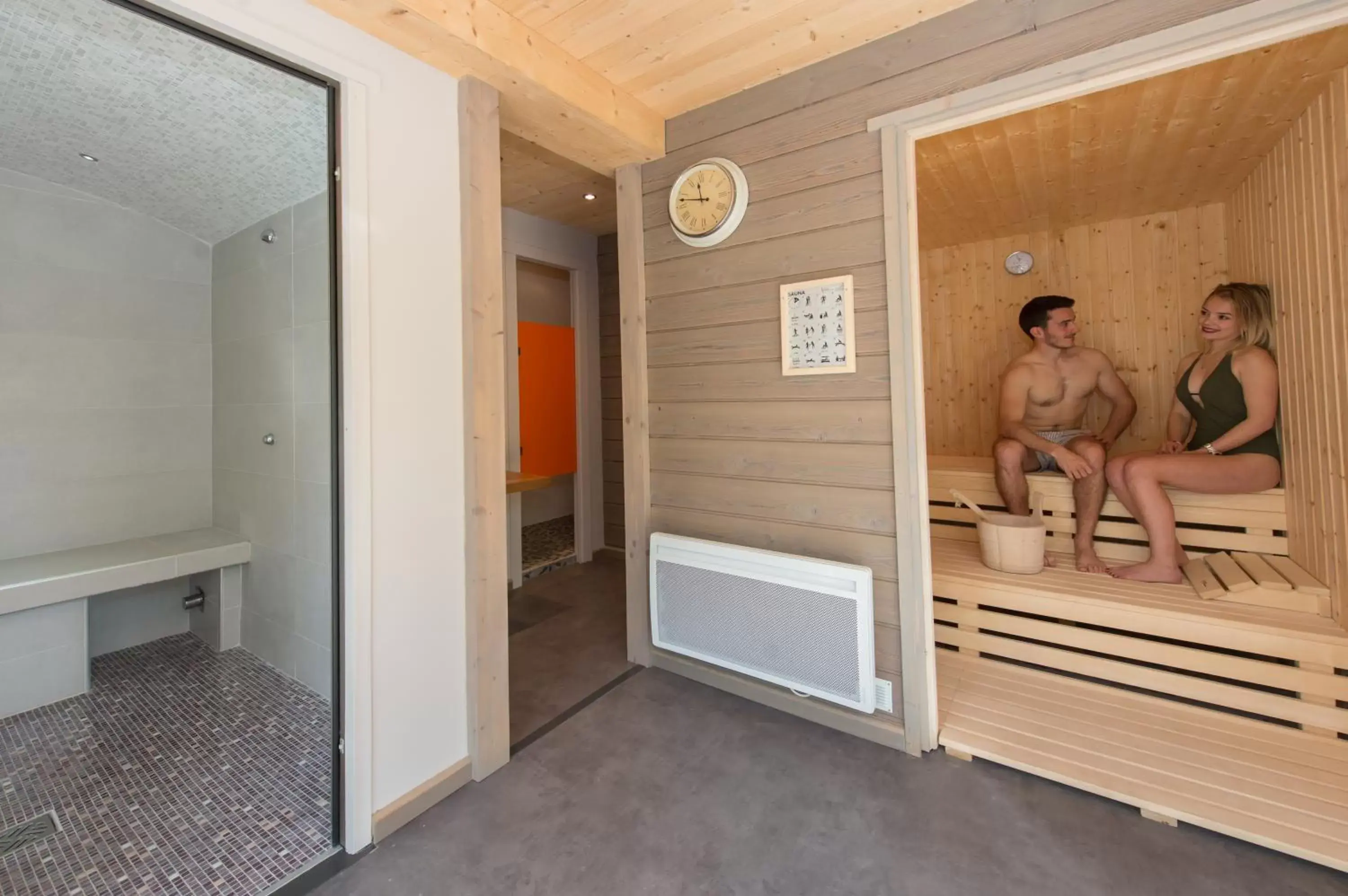 Sauna in Les Carmes and spa