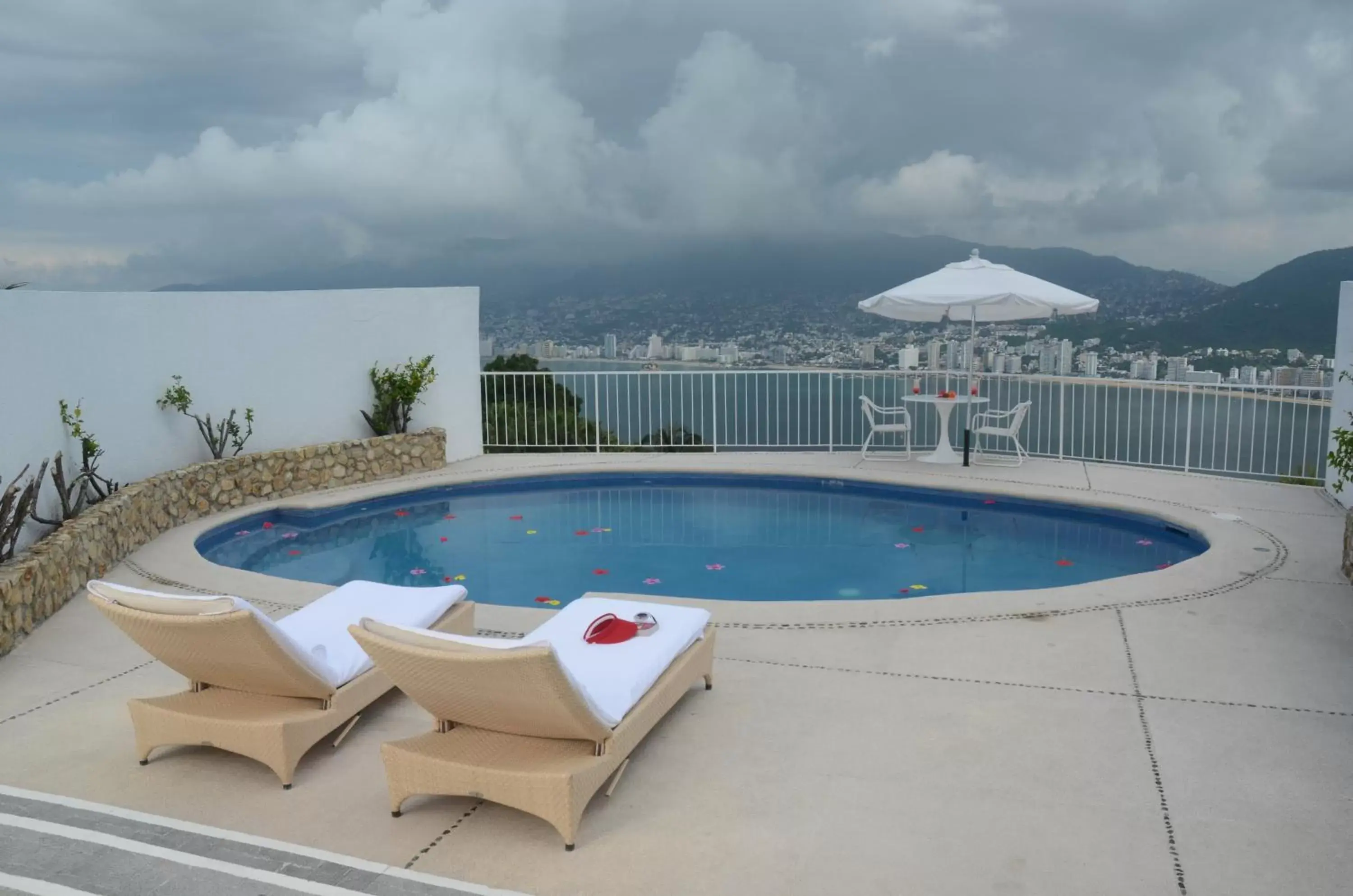 View (from property/room), Swimming Pool in Las Brisas Acapulco