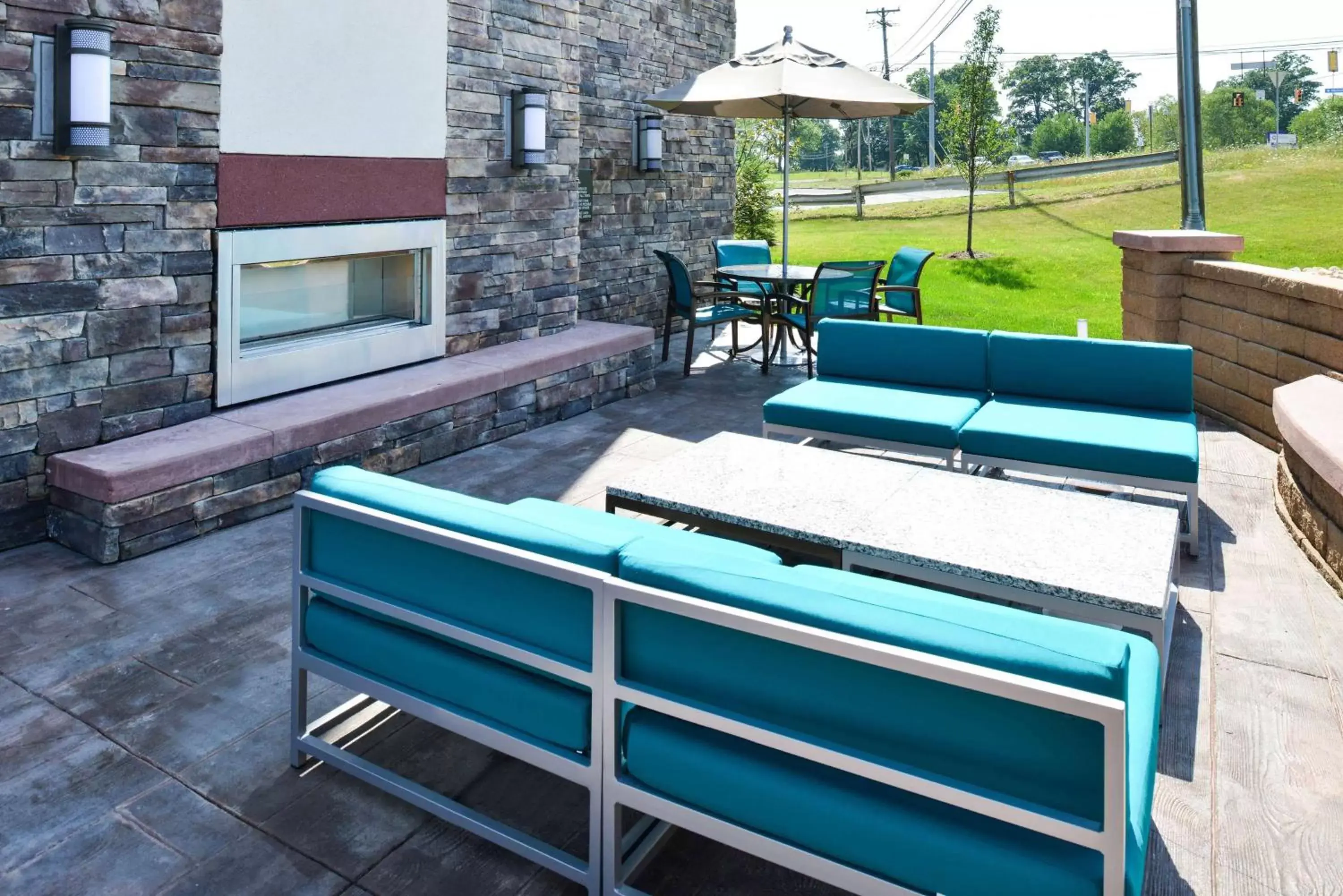 Patio in Hampton Inn Pittsburgh - Wexford - Cranberry South